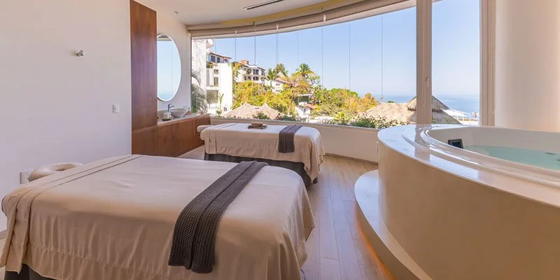 Couples-Massage-Cabin-Jacuzzi-and-Ocean-View__GMiramar.jpg