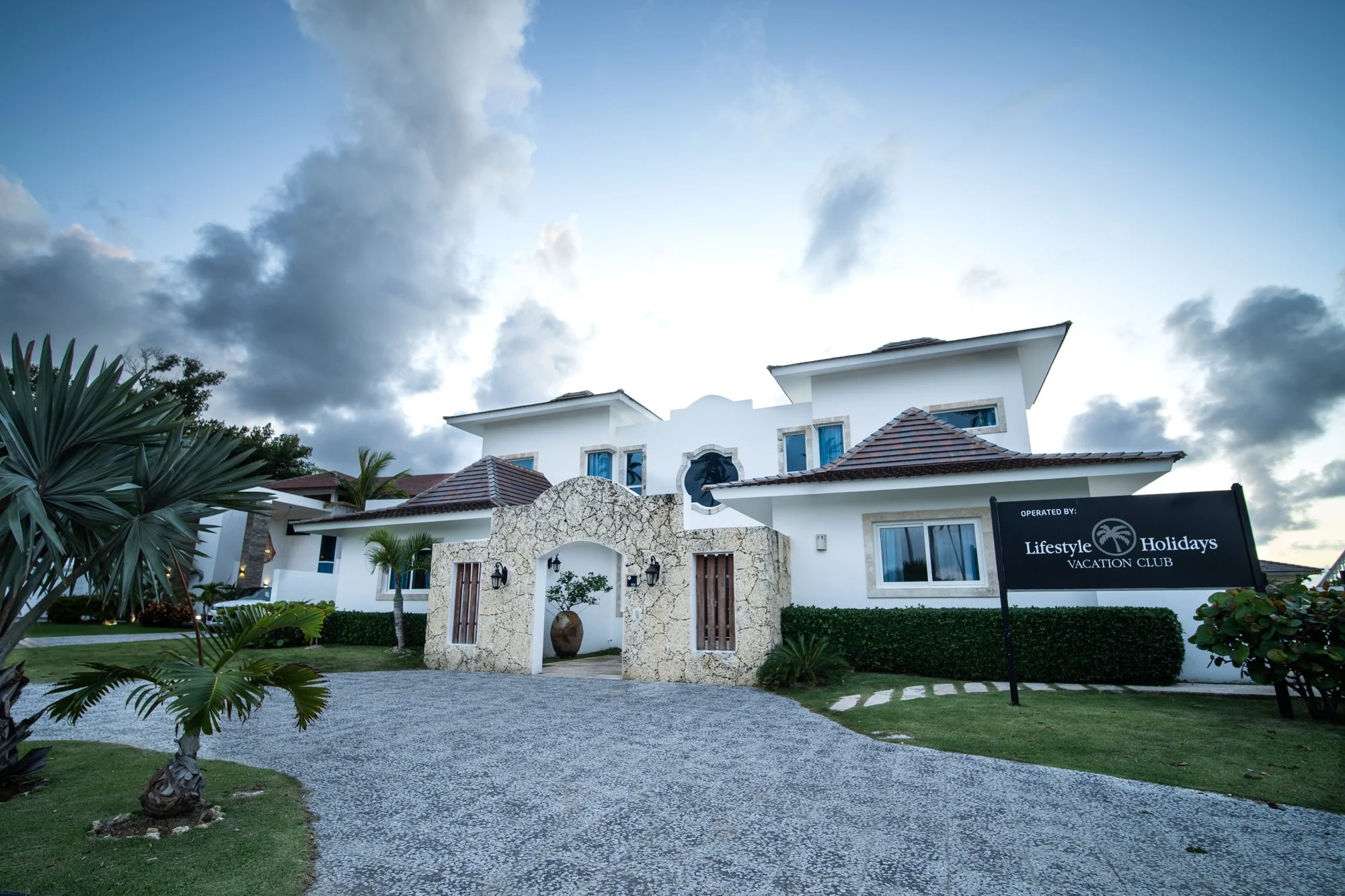 2022-The Cliff_32.jpg