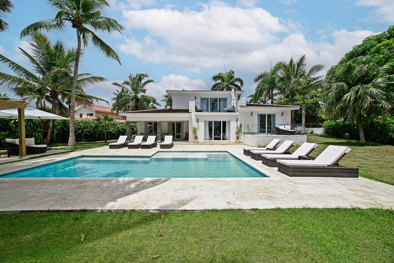 2023 Crown Villa 07_04_sm.jpg