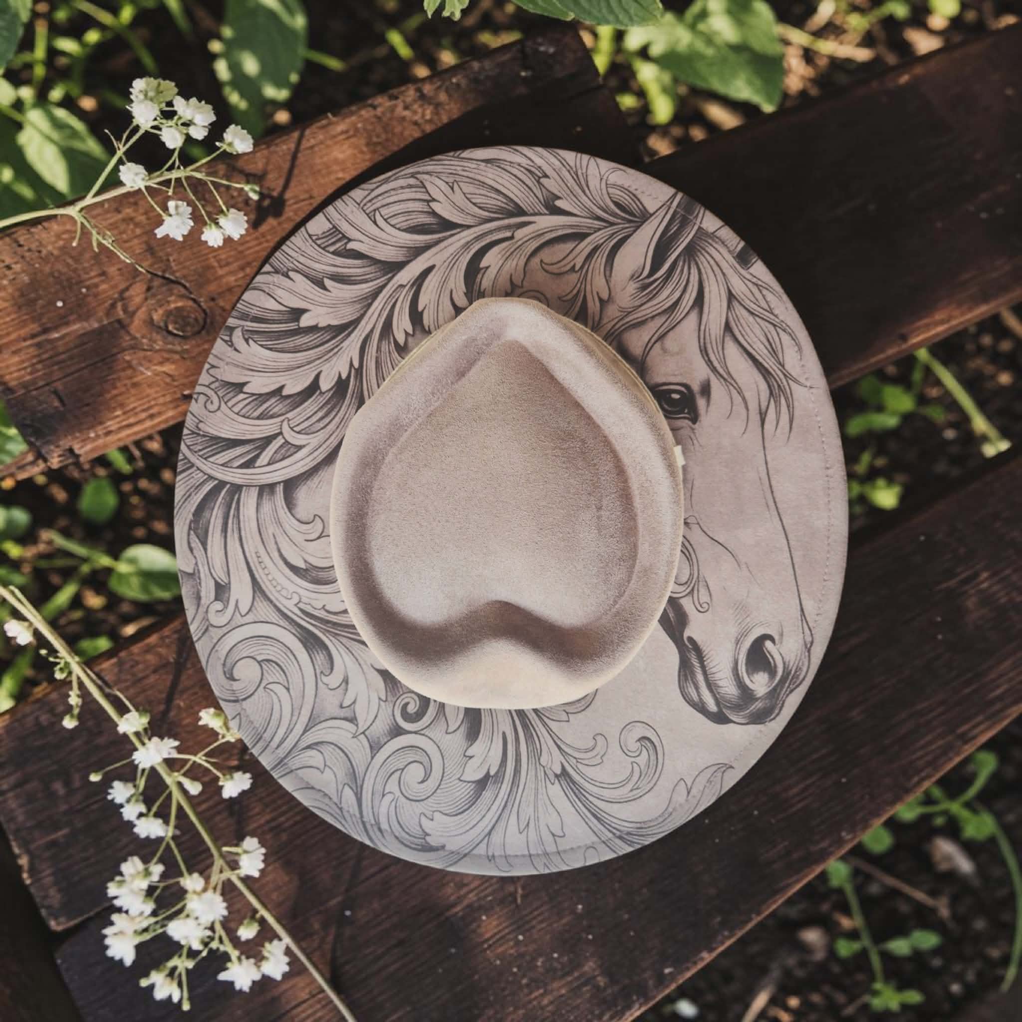 Taupe Heart Crown Filigree Horse