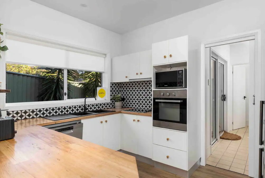 Fully equipped kitchen