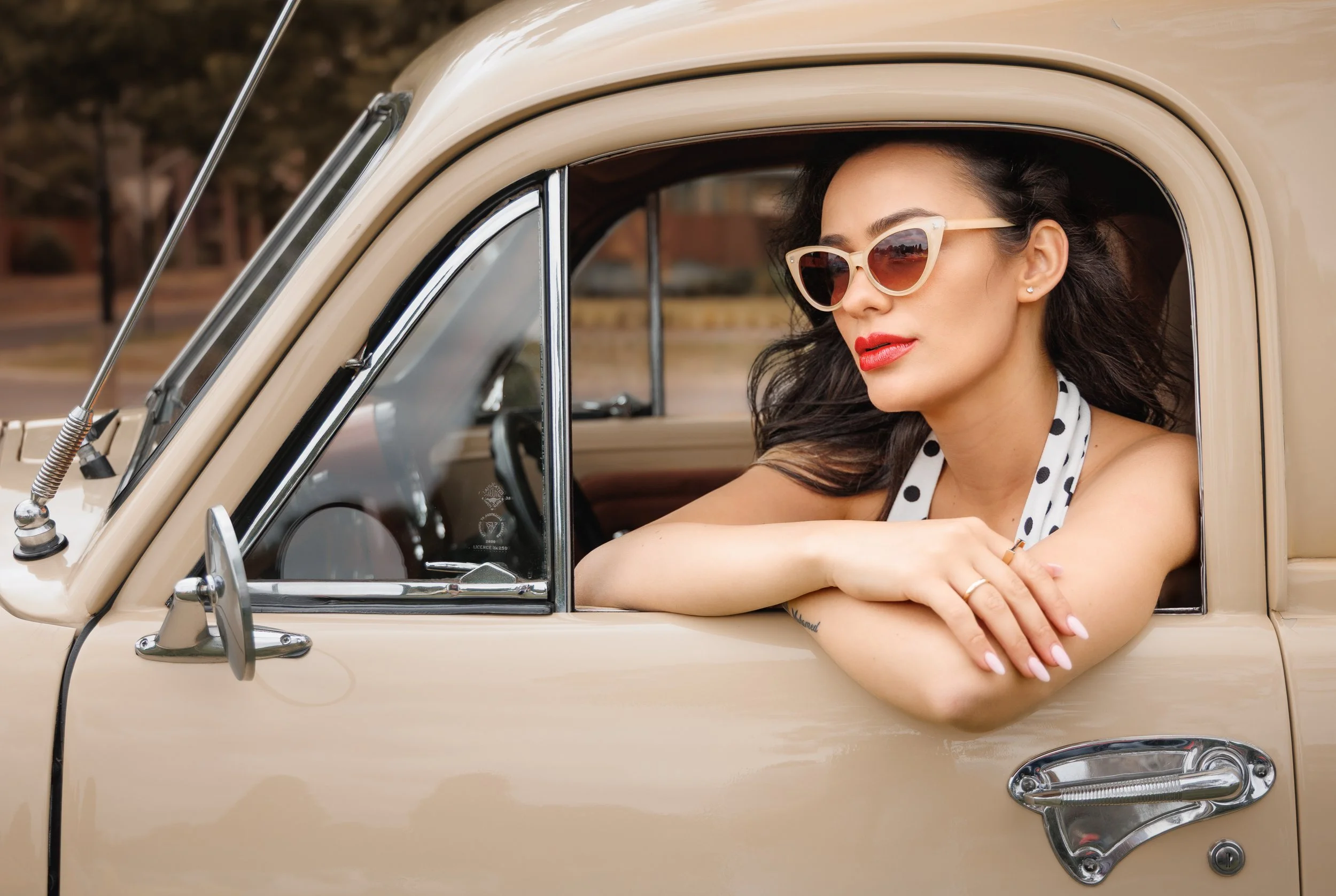 Effortlessly chic, Maria oozes a touch of class.