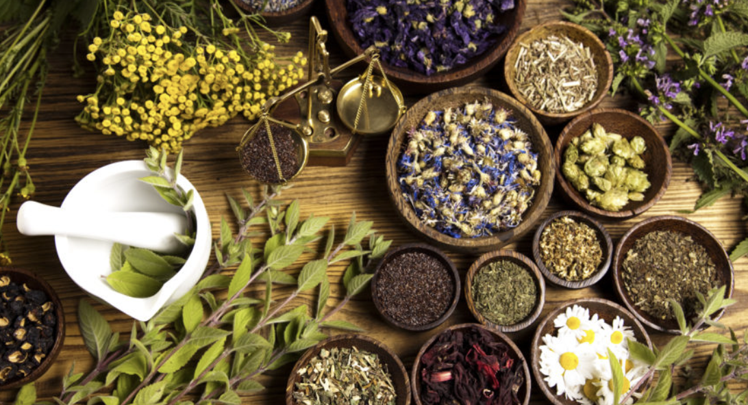 How to Make an Herbal Poultice for Horses