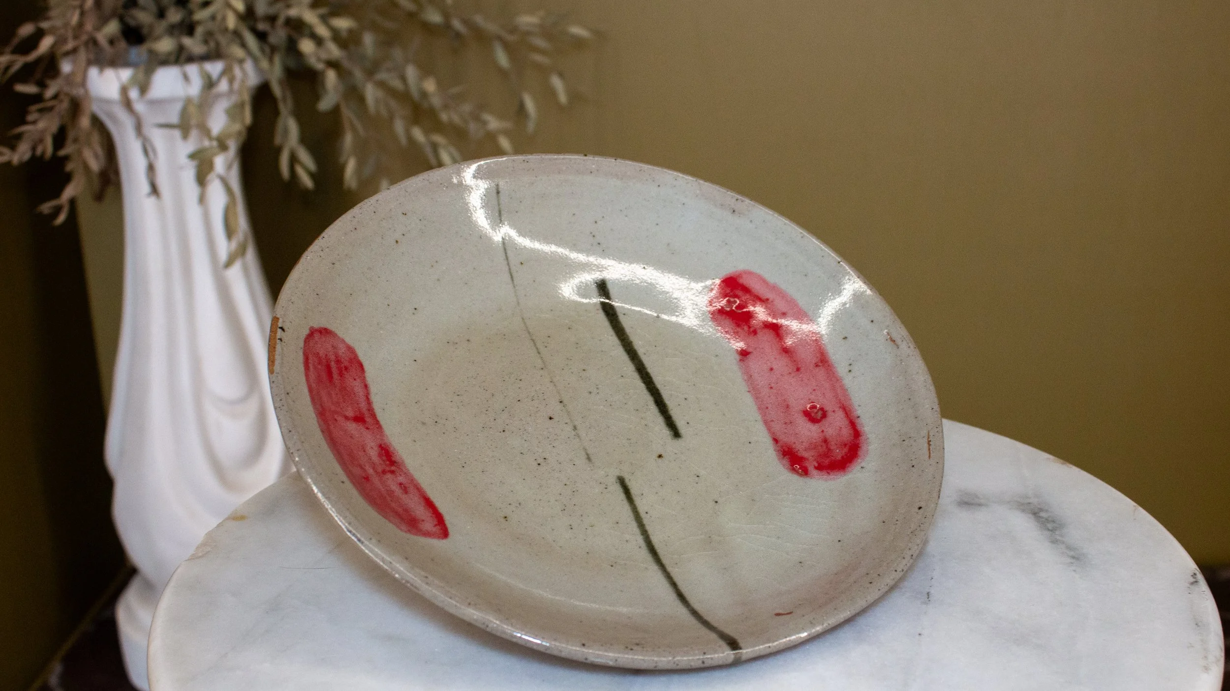Display plate.