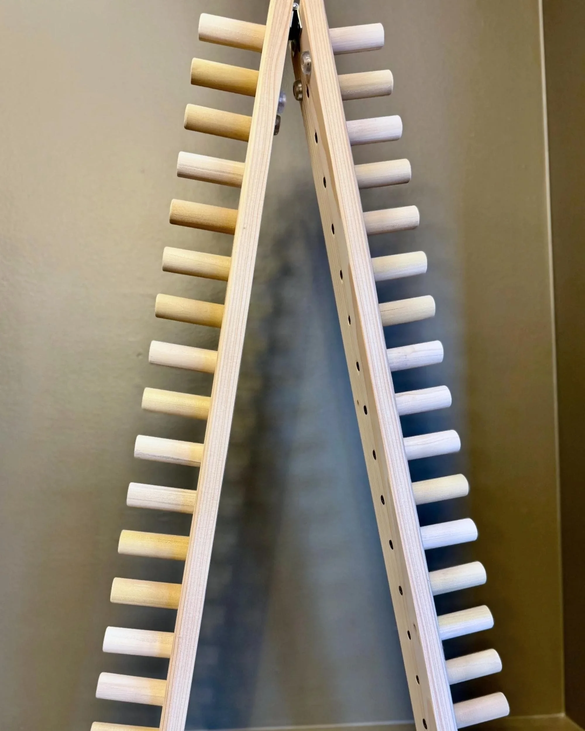 Hand Knit Blanket Loom, (3/4 inch pegs), Finger Knitting, Handmade Wooden, Portable, Beginner Friendly, Jumbo Chunky 7 Yarn, Folding