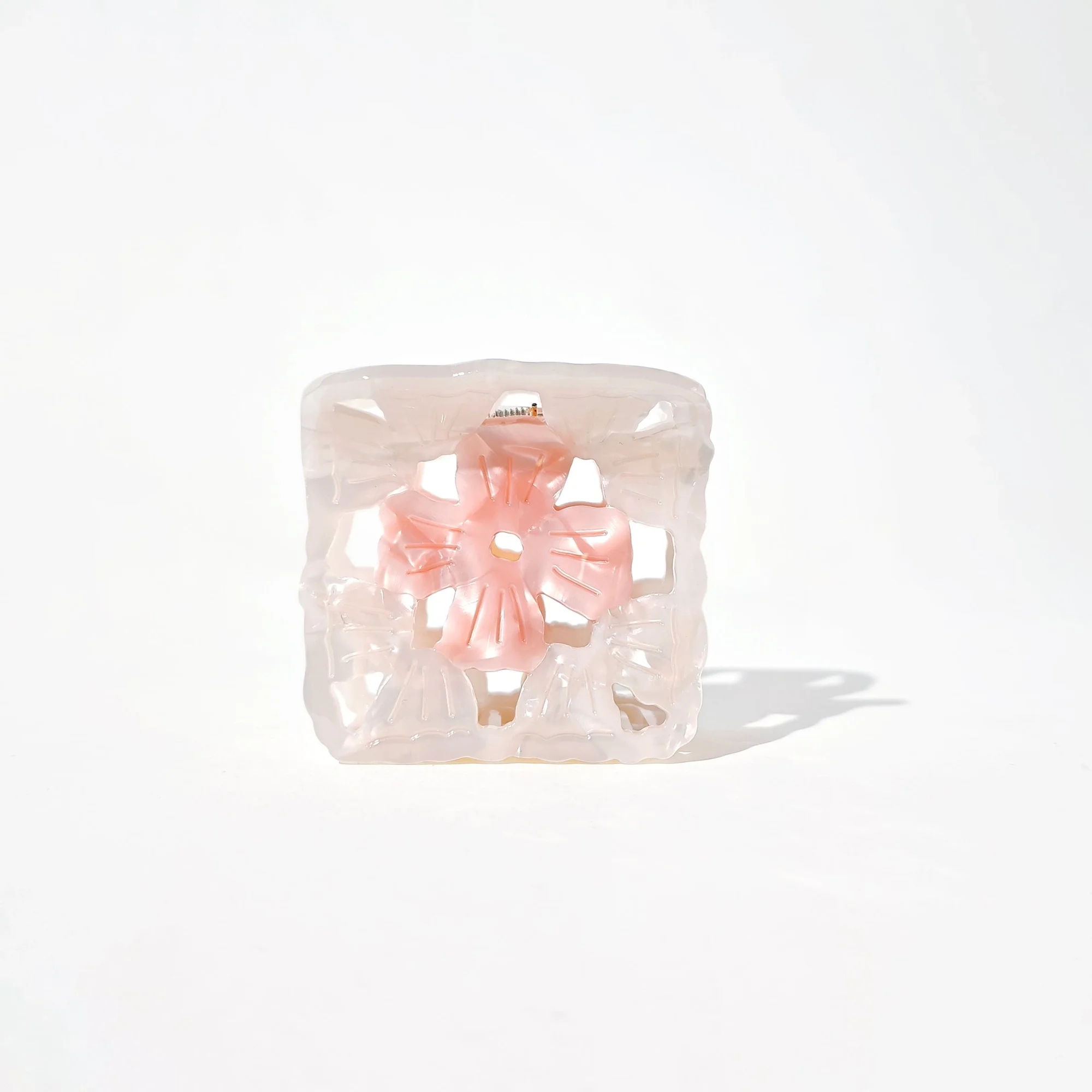 Granny Square Claw Clip: Strawberry Milkshake (M)