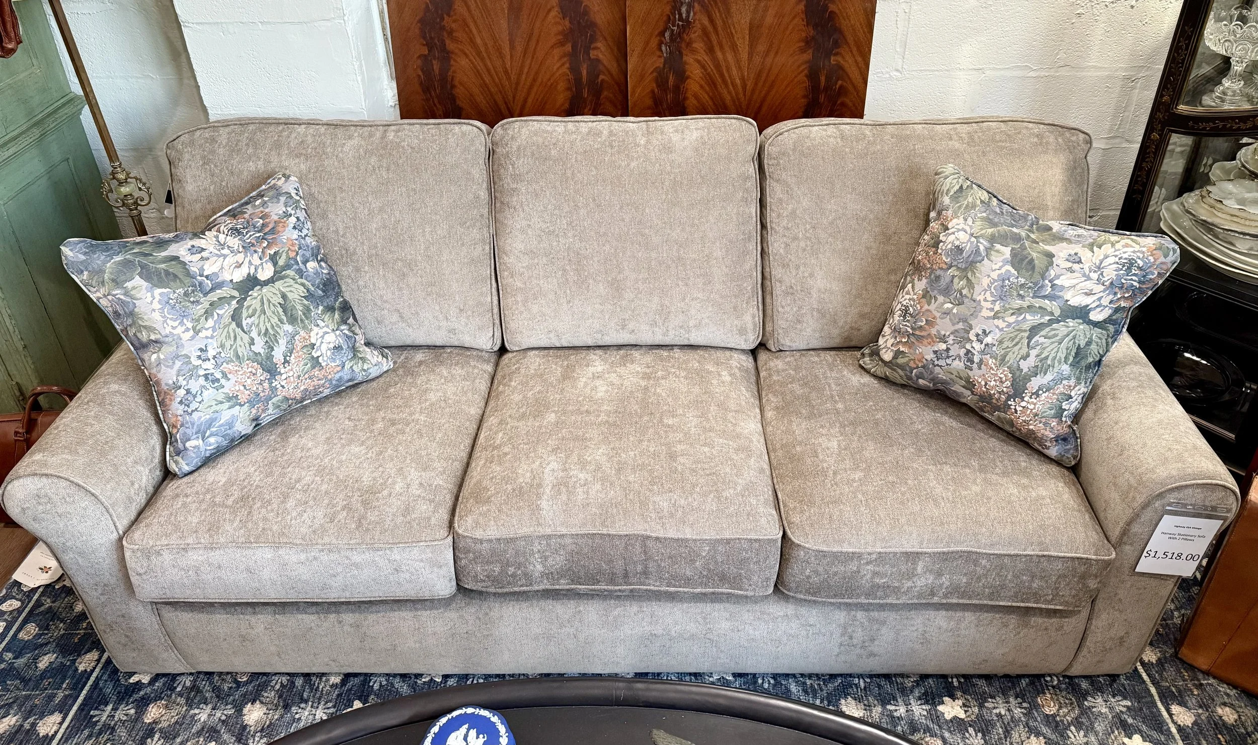 Hanway Stationary Sofa with 2 Pillows