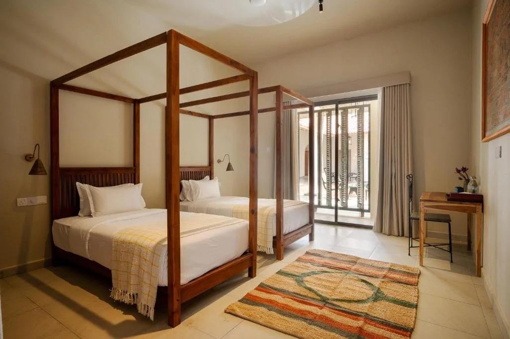 forest bedroom view sri lanka | hide-mobile.jpg
