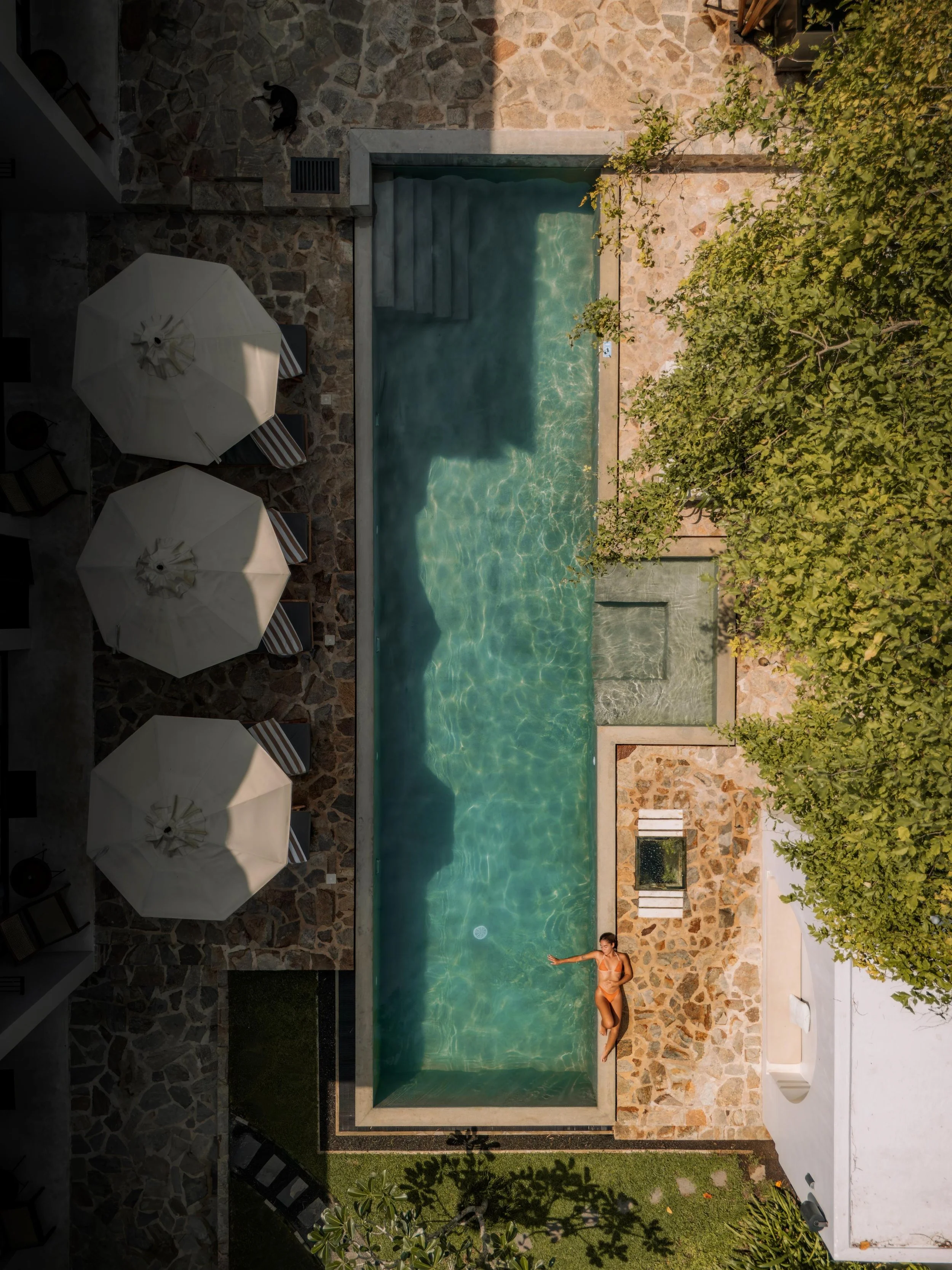 Aesthetically modern - fully equipped coastal retreat