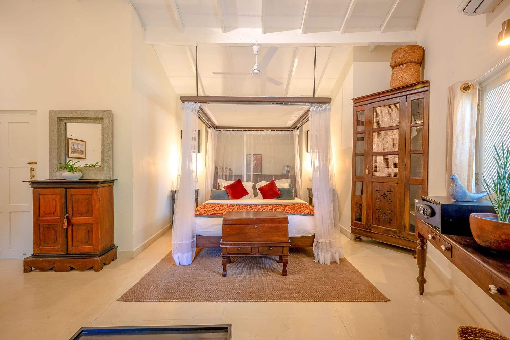 colonial style retreat venue bedroom sri lanka | hide-mobile.jpg