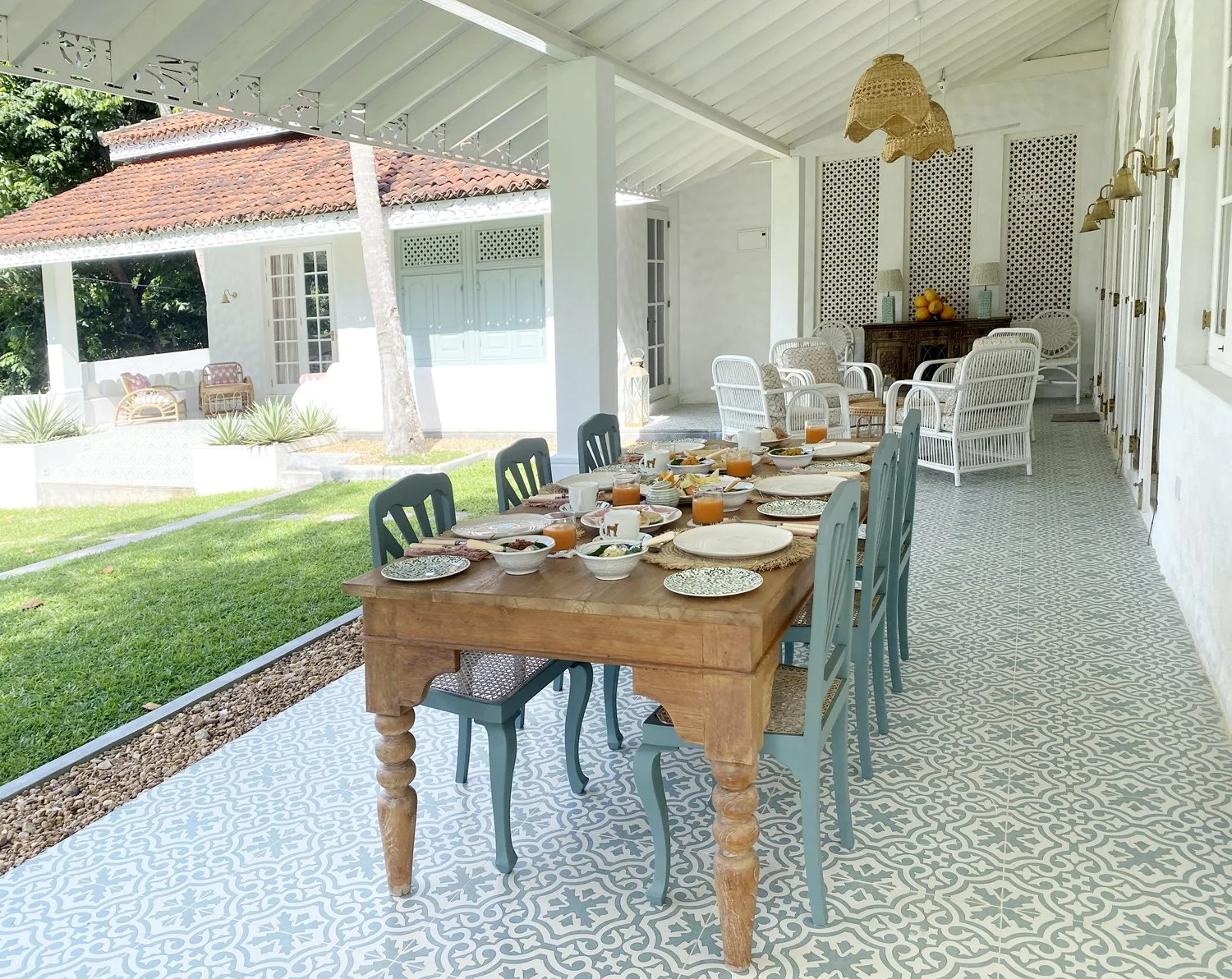 verandah  | hide-mobile