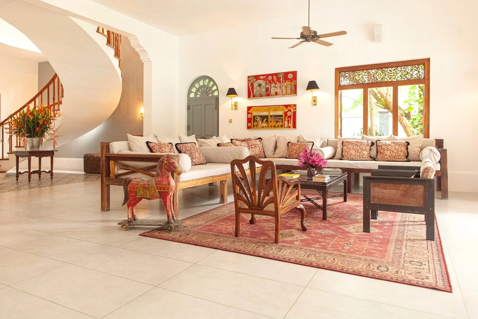 meda-gedara-living-room-2.jpg | hide-mobile