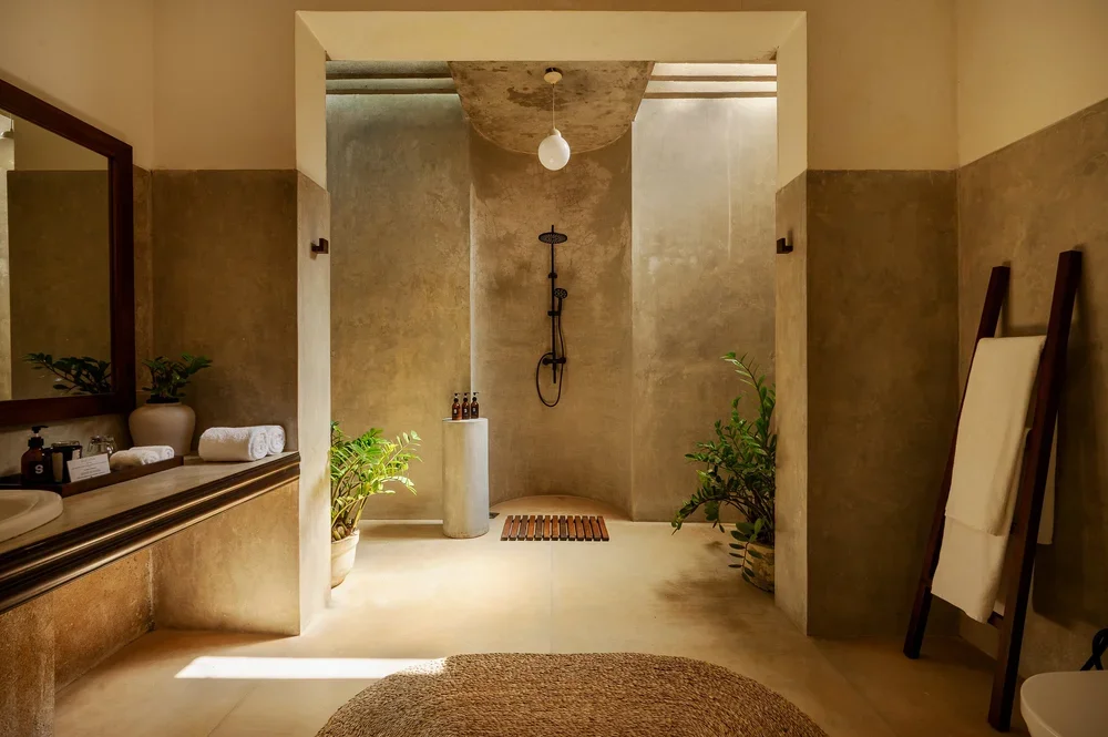 surf retreat bathroom Sri lanka | hide-mobile.webp