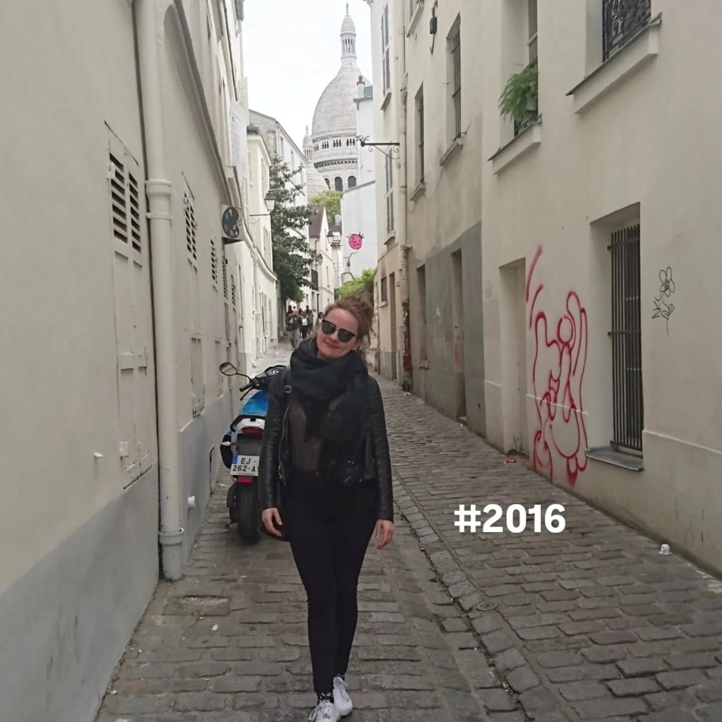 #2016 war auf jeden Fall eines meiner aufregendsten Jahre. Ich habe mich von einer toxischen und furchtbaren Beziehung erholt, steckte mitten im Master und bin im August 2026 zum studieren nach Paris gezogen. Ich wollte franz&ouml;sisch lernen und gu