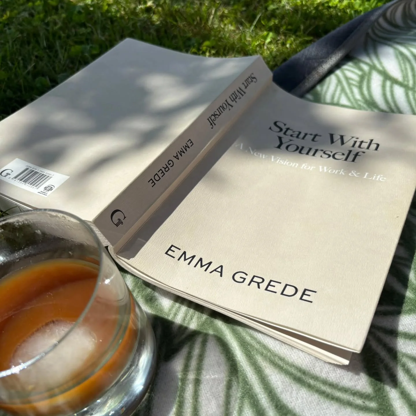 Wie war euer Pfingsten so? 

Meine Highlights:

1. Emma Grede's Buch verschlungen
2. 🐱
3. Prignitzer Idylle
4. 🐎🐎
5. Wer braucht Meer, wenn wir Rapsfelder in der Prignitz haben?
6. Hummel 🐝
7. Liebe die Quotes von Emma
8. F&uuml;r Fashion advice 