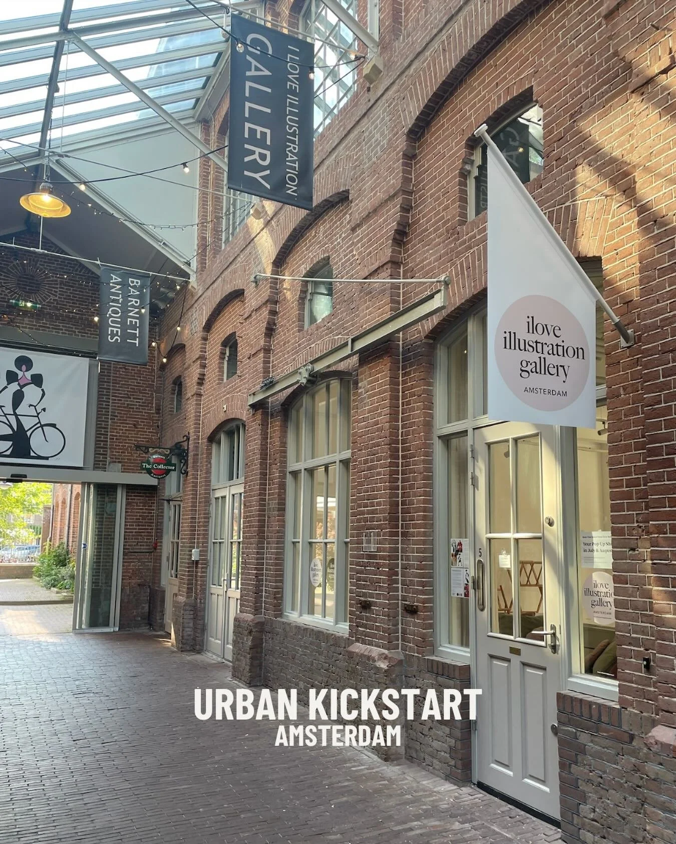 De Hallen offers a wide range of facilities, from a food court and cinema to a library, as well as several small shops and galleries.

#amsterdamexpat #expatinamsterdam #InternationalInAmsterdam