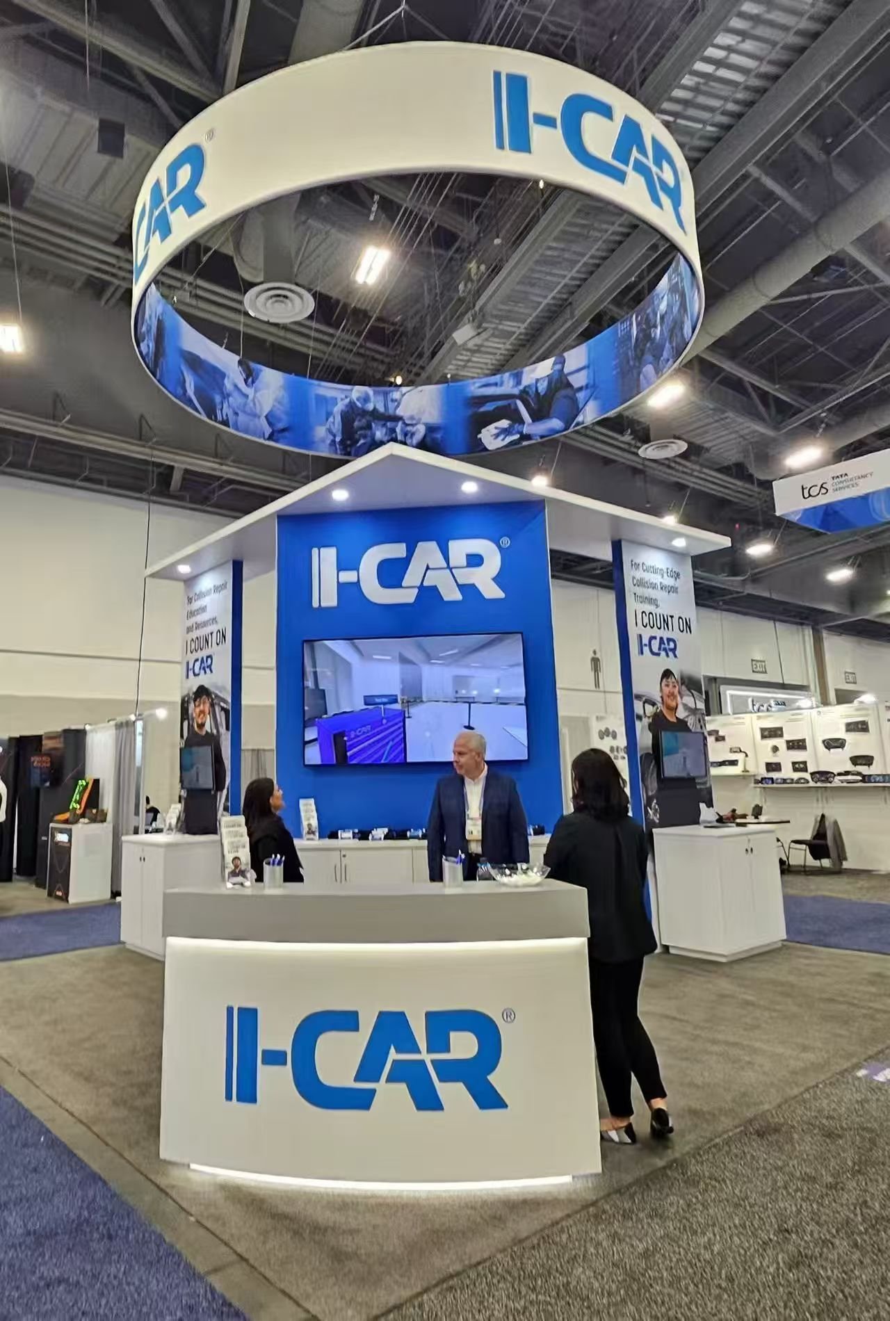 2-I-CAR-CES  in Las  Vegas.jpg