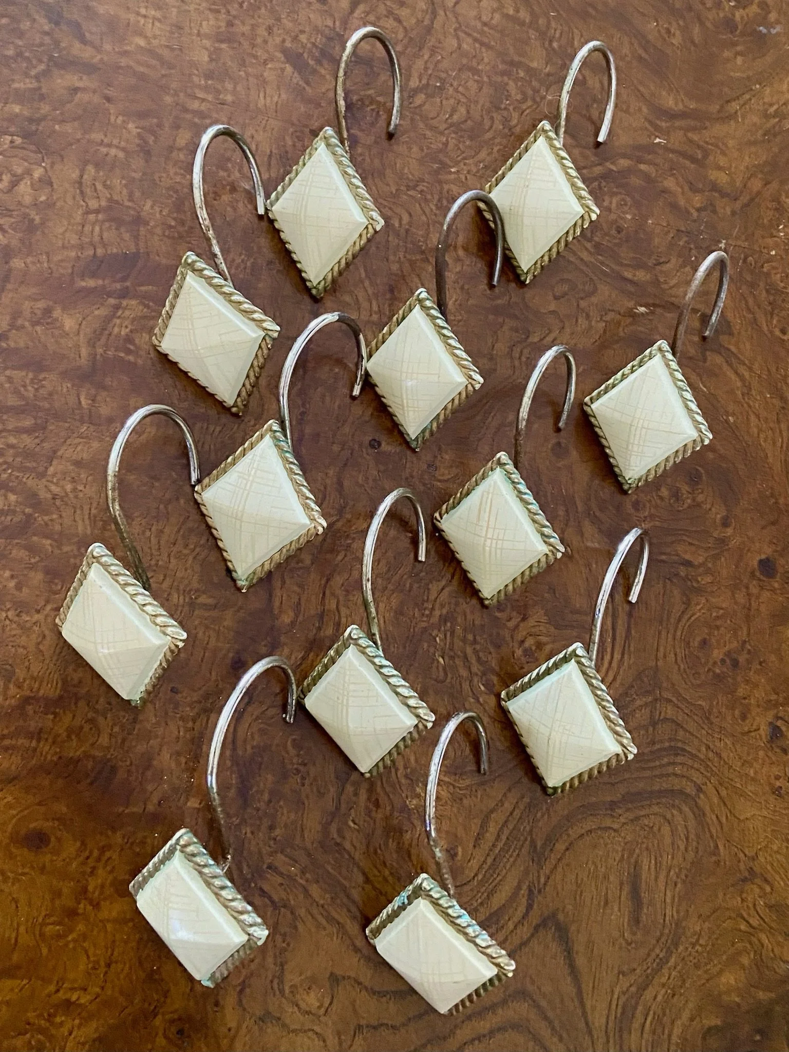 Elegant Diamond-Shaped Shower Curtain Hooks with Gold Finish Edging