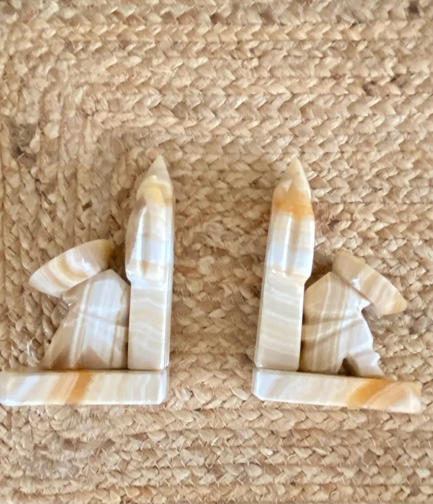 Vintage Mexican Handcarved Onyx Bookends