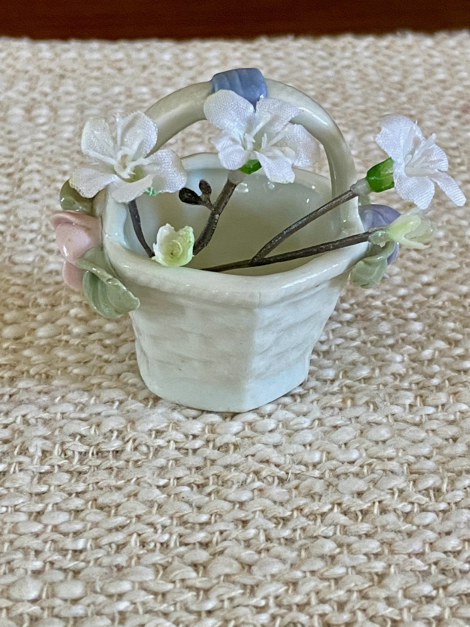 Exquisite Mini Porcelain Flower Basket