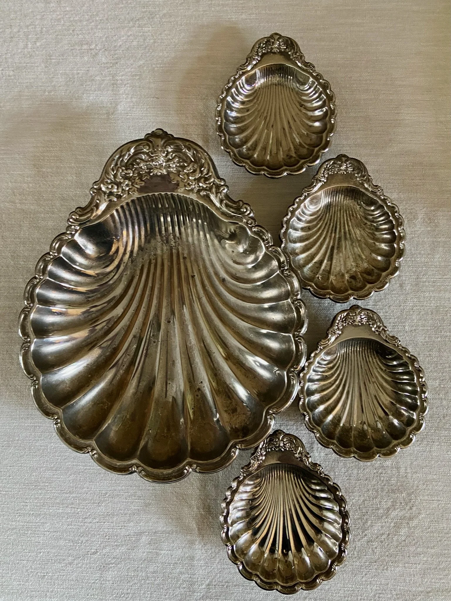 Vintage Leonard Silverplate Clam Shell Serveware Set.