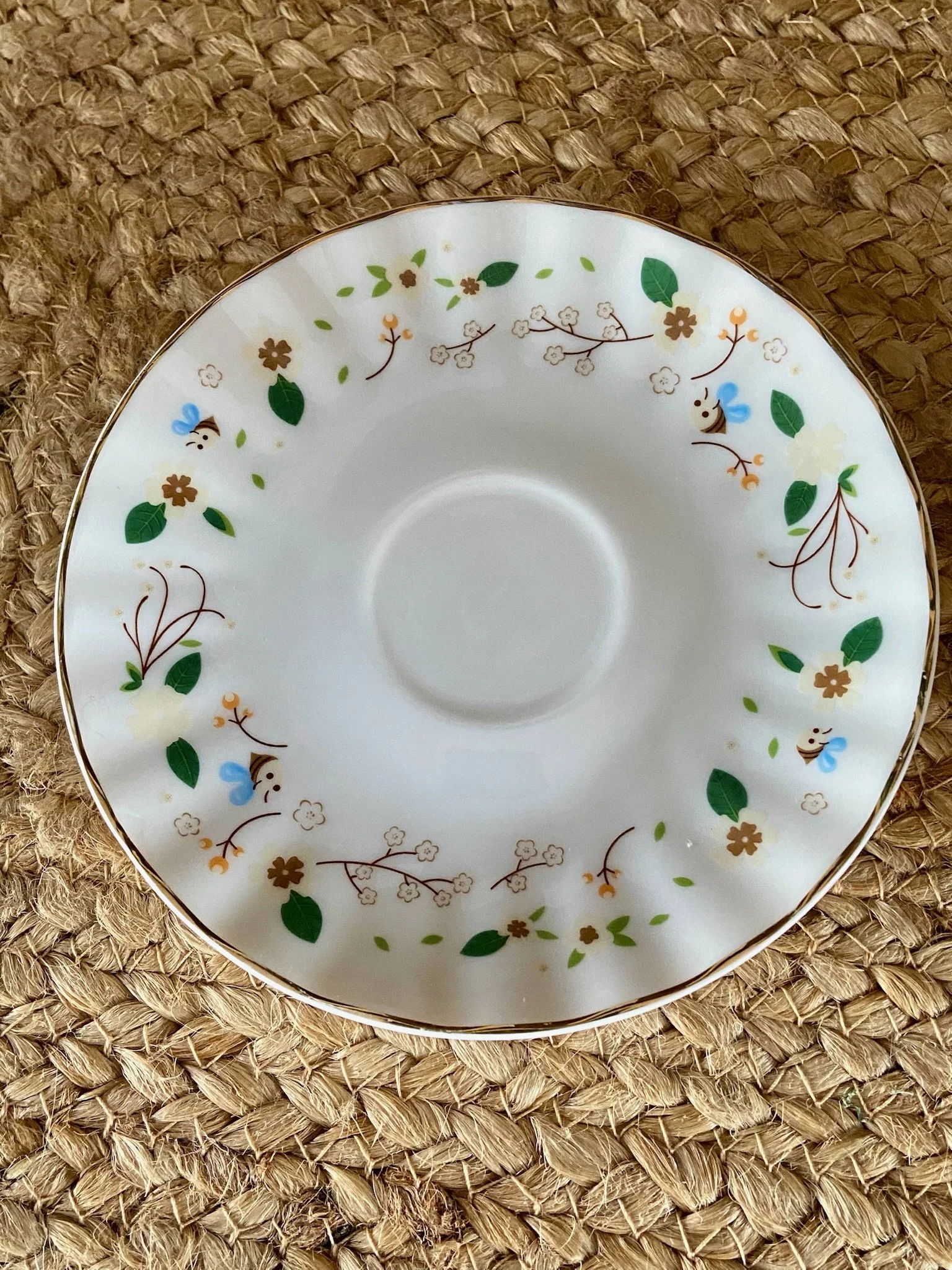 Fashion Little Flower and Bumble bee Ceramic Saucer
