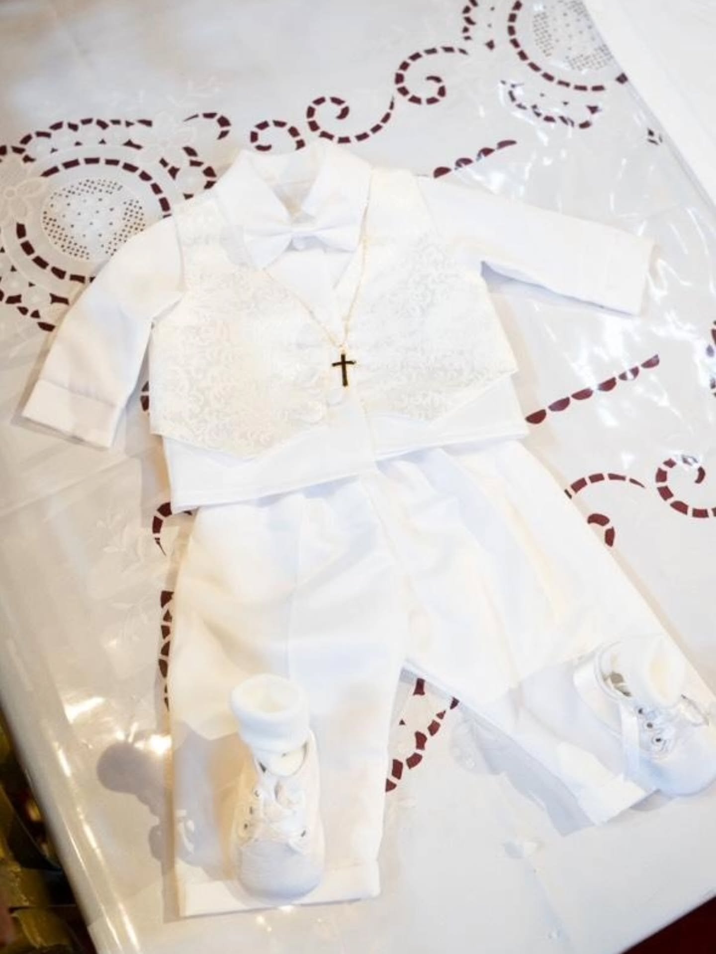 💙💙💙

Absolutely beautiful photos from baby Amelio's christening last month 🤍

He looked so cute in his outfit! He wore our Giorgio suit with paisley print waistcoat, with a bow tie, our Louis shoes, socks and miropani set. His gorgeous church acc