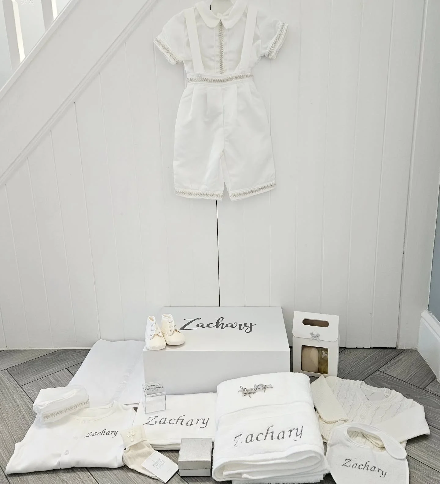 🤍✨🤍

A lovely set for baby Zachary, who got christened just after Christmas. Thank you so much @burgeonfloraldesign @marianna___savva for choosing us again for your christening items. It's always a pleasure helping you xx

Baby Zachary wore our Kev