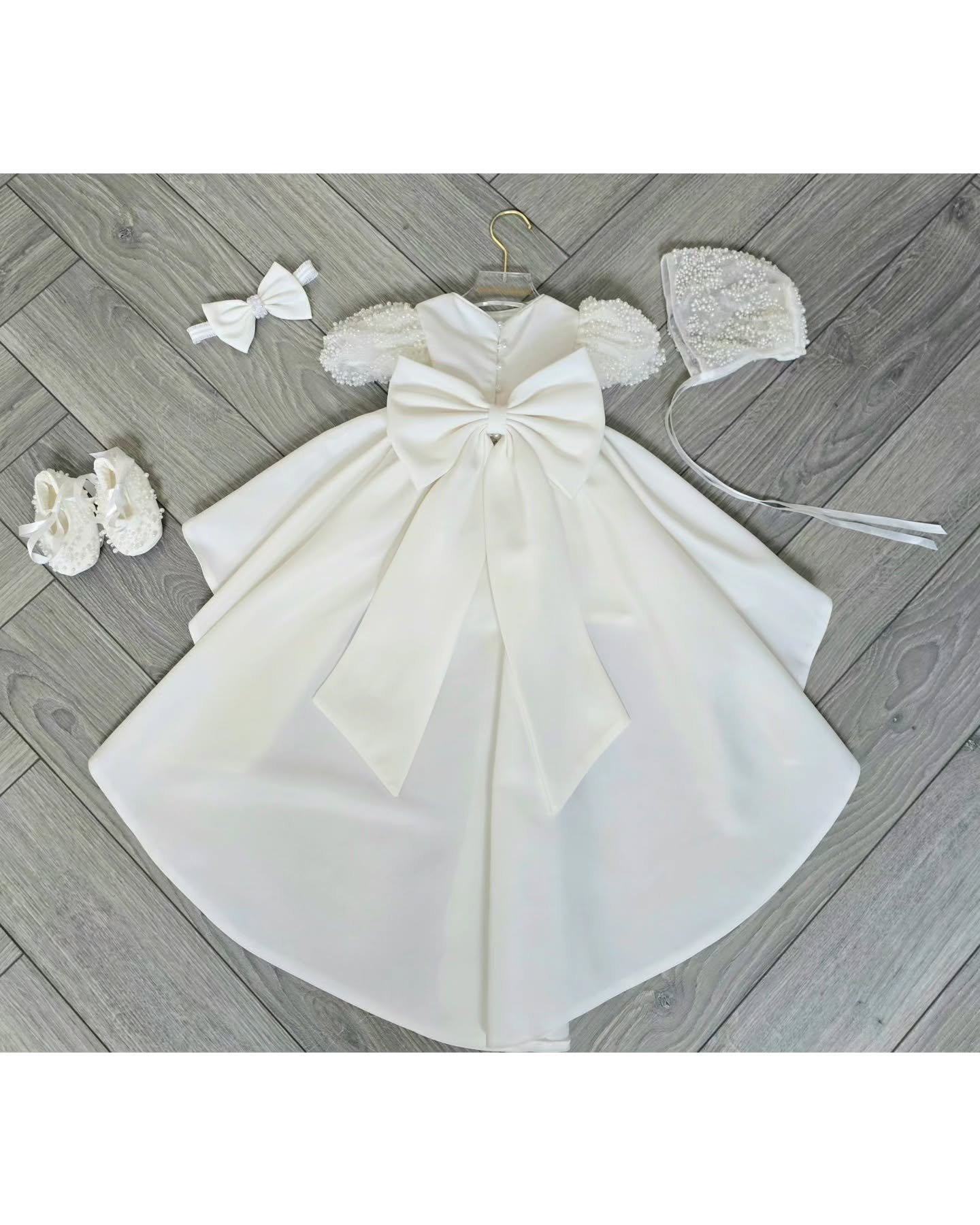 🤍✨🤍
You&rsquo;ll remember their Christening Day forever, it's a once-in-a-lifetime occasion... Dress them in something just as special 🤍

Here is a bespoke gown, made for a baby girl who is getting christened today! Her mum wanted 'simple' but 'wo