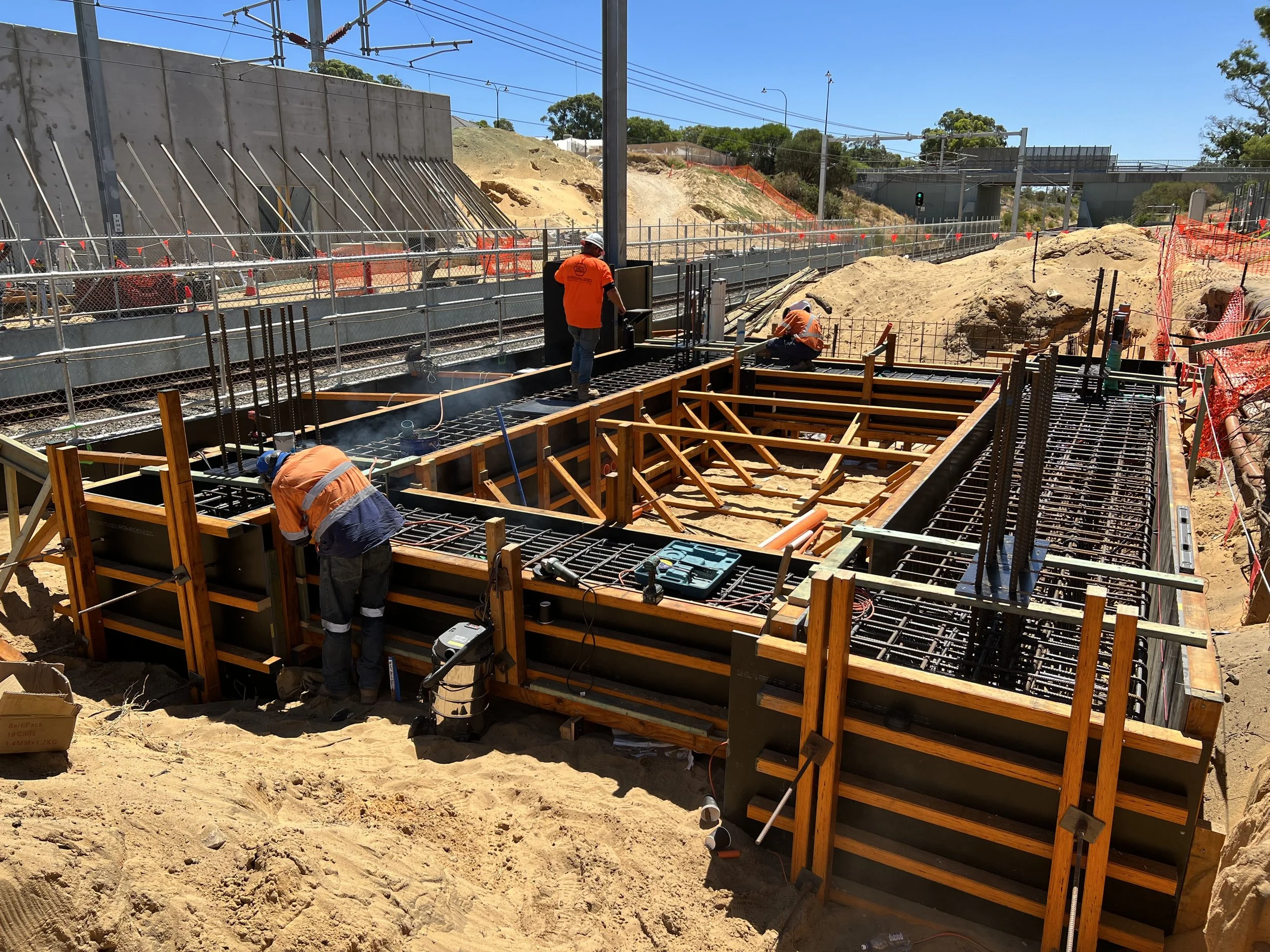 Lakelands Train Station