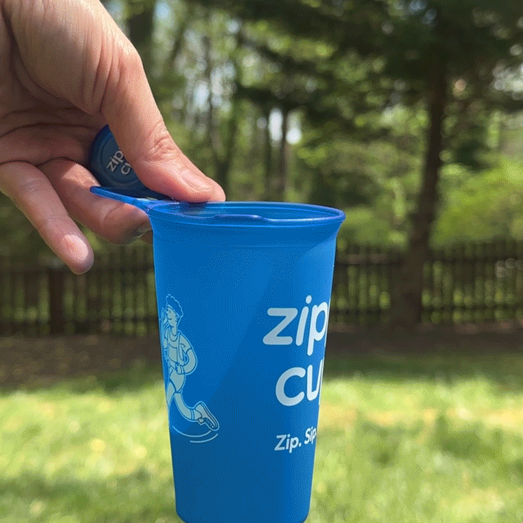 ZippyCup_ProductPage_WaterPouring_BLUE.gif