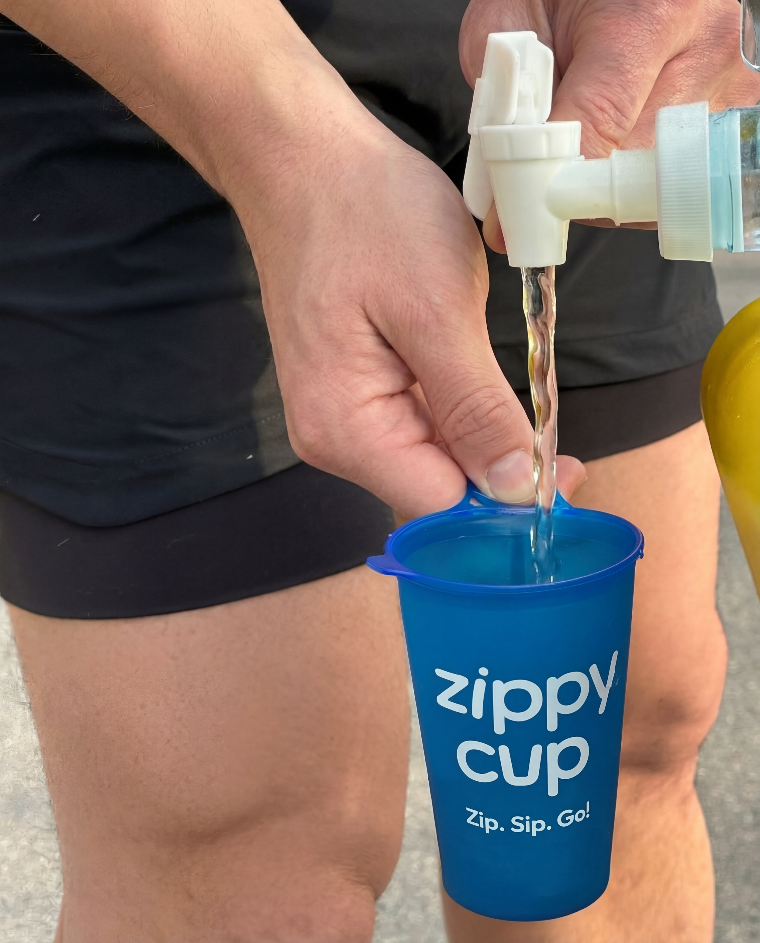 ZippyCup_FillingWater.png