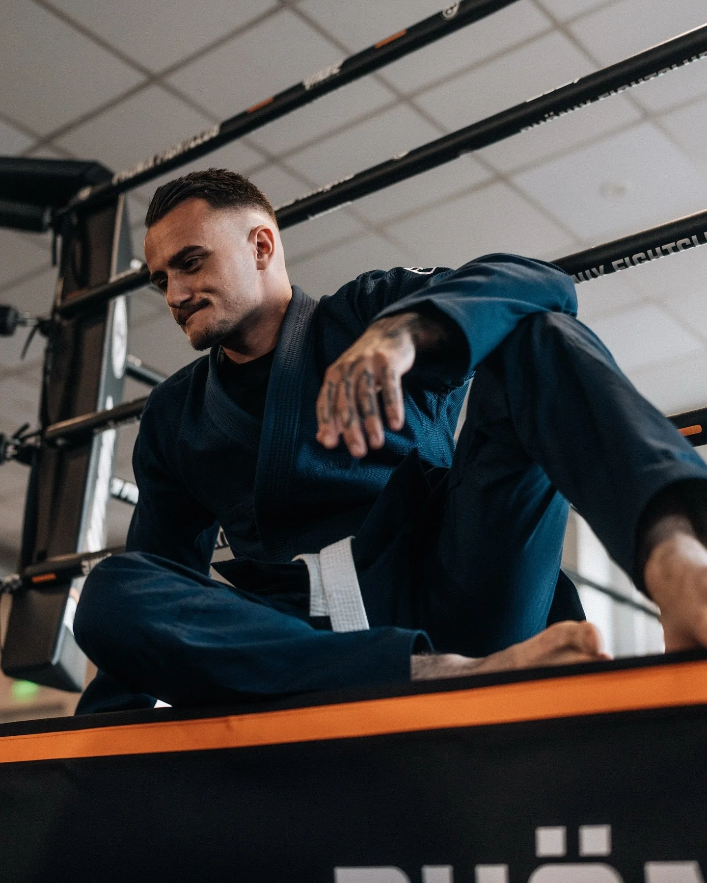 📅 Neue Trainingszeiten bei GroundFlow BJJ 🥋
Wir starten vorerst mit zwei festen Trainingseinheiten unter der Woche sowie einer freien Einheit am Sonntag:
➡️ Montag 19:15 – 20:45 Uhr
➡️ Mittwoch 19:15 – 20:45 Uhr
➡️ Sonntag 9:00 –