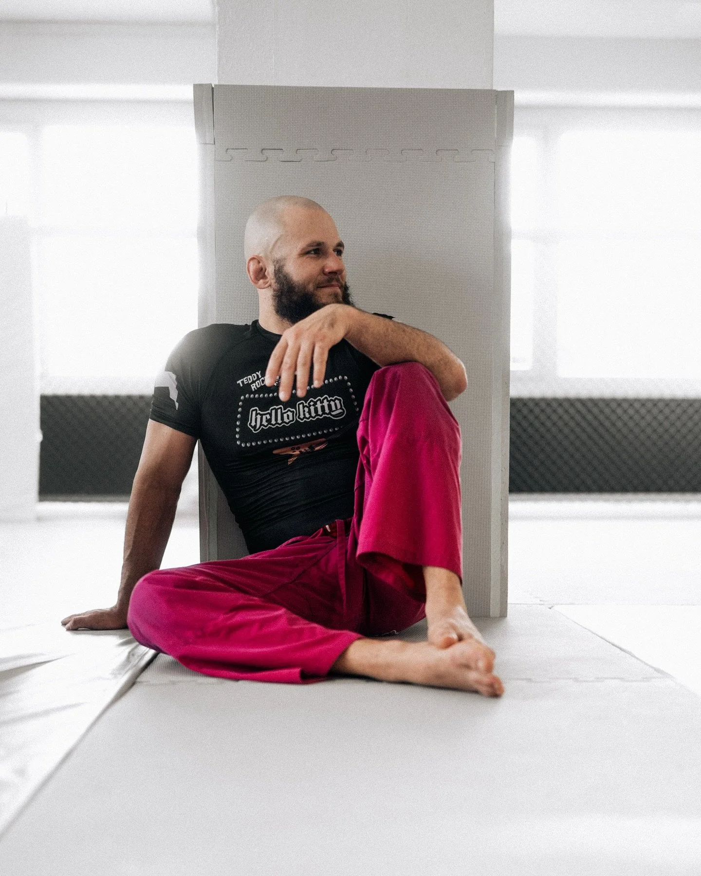 🔥 Meet our Head Coach – Hannes 🔥
Wir freuen uns riesig, euch unseren Head Coach vorzustellen: @__hanneskannes__ – jahrelange BJJ-Erfahrung, zahlreiche erfolgreiche Wettkämpfe und dieses Jahr mit dem Black Belt von @onurbetonbjj au