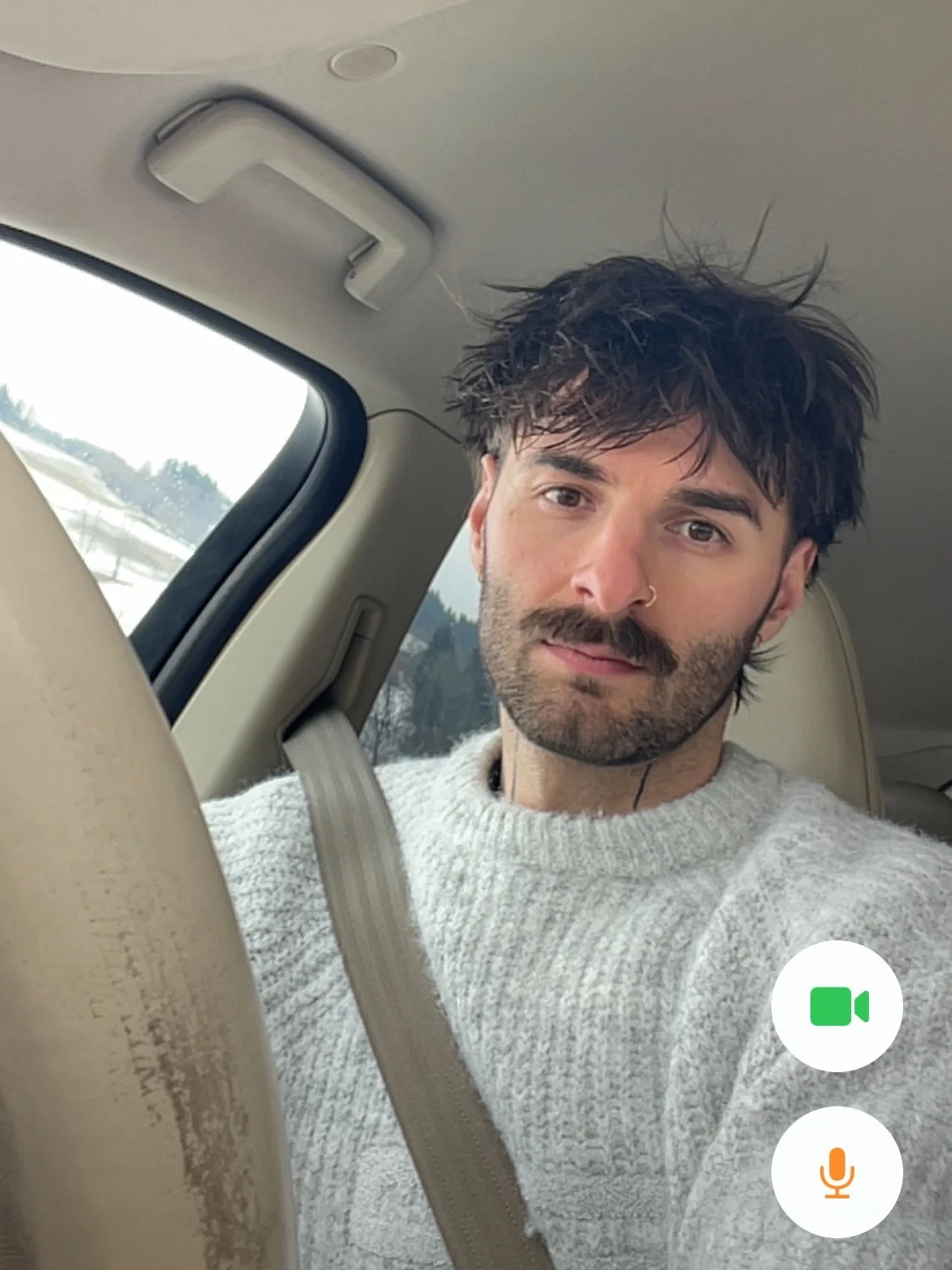 back in vienna &hellip; arbeite grad an neuen werken f&uuml;r die n&auml;chste Ausstellung im @hausjausern am 01.03. &hellip; genauere updates und infos folgen die n&auml;chsten Tagen. Freu mich drauf, euch ganz neue Werke zu pr&auml;sentieren 🫂✨

B