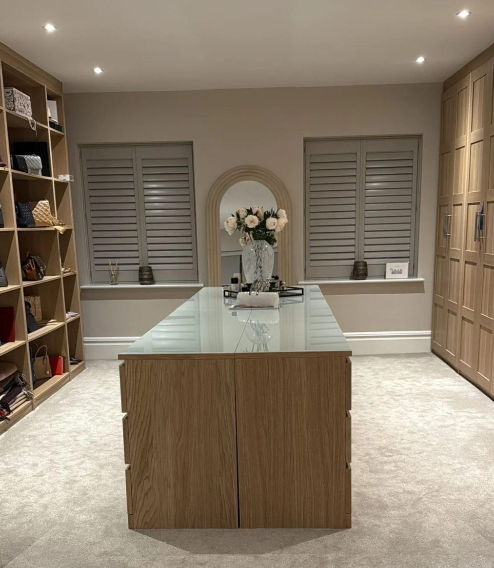 Oak Dressing Room