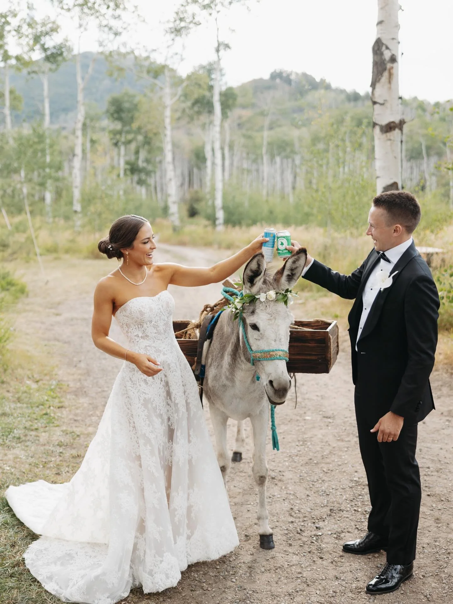 Seriously one of our favorite weddings &amp; brides @jennaaybee ! Scroll to the end &mdash;-> to see the most adorable wedding gift the couple received and we sent her a 3R ear tag with Bo&rsquo;s name on the back to complete the memory.
@janelle.