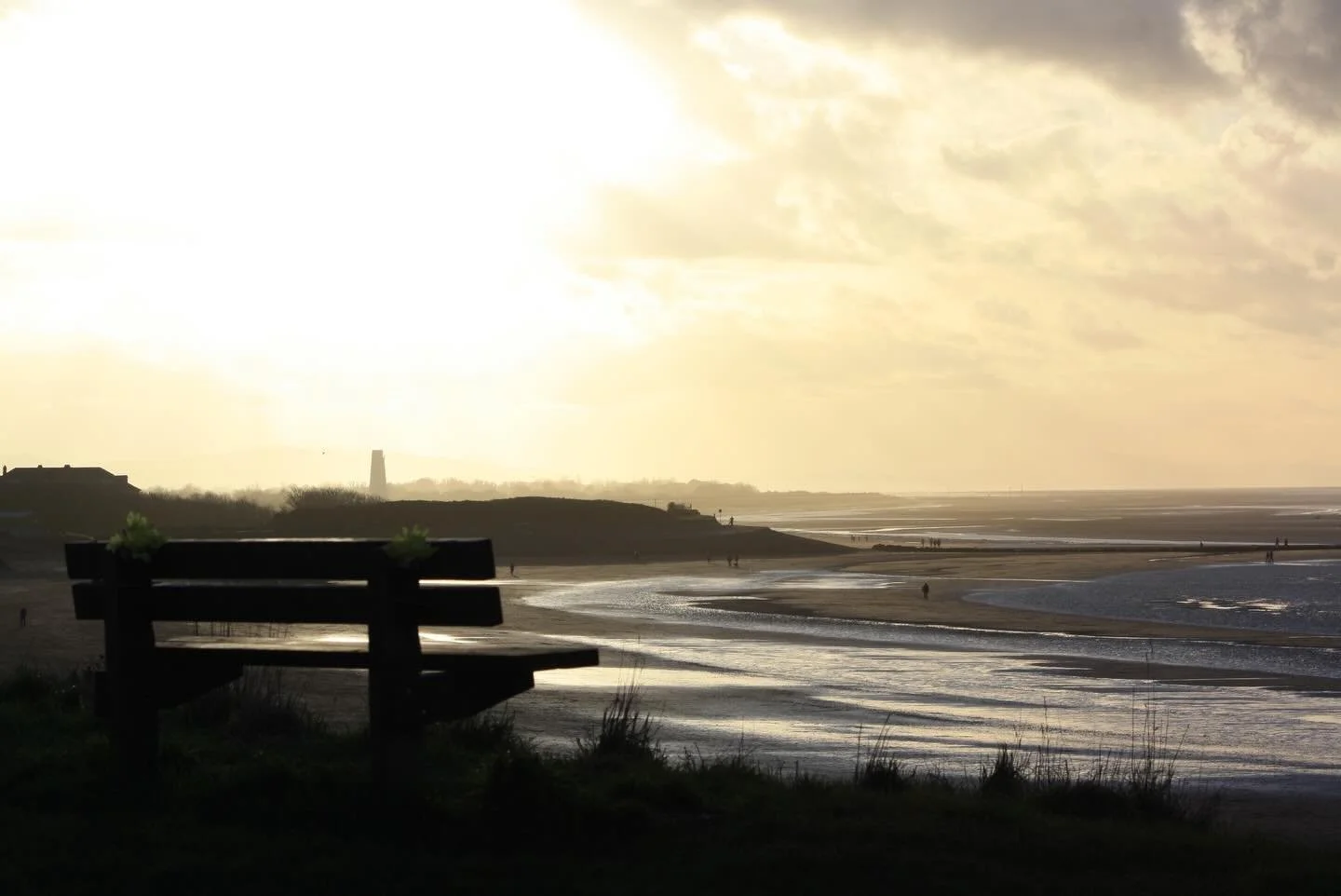 Sunday night&rsquo;s sunset at Leasowe Bay. Stunning winter light. 
If anyone knows whose memorial bench this is, please comment below. I&rsquo;d love to gift them a copy of the photo. 

All photographs are available to purchase as prints. DM for inf