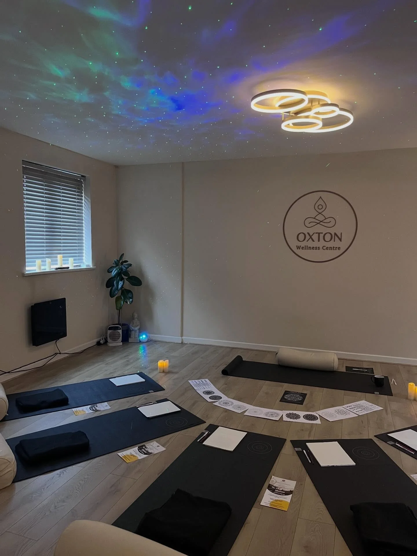 Our Mindful Mandala session this evening at the lovely @oxtonwellnesscentre ✨

#mindfulness #mandala #wirral