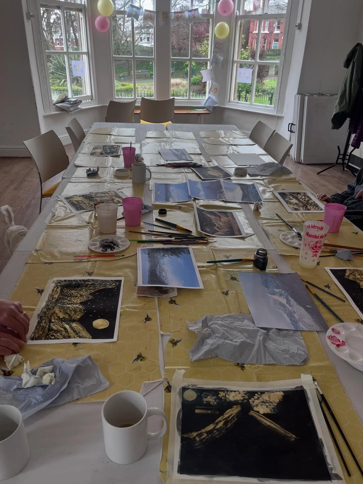 A few pictures from our Art Group this morning at Vale Park ✨

Join us on Tuesday mornings for a beginner friendly art activity and chat! 

Book via link in bio 

#whatsonwirral #community #artgroup