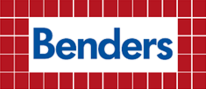 Benders logotyp framför en röd kaklad bakgrund.