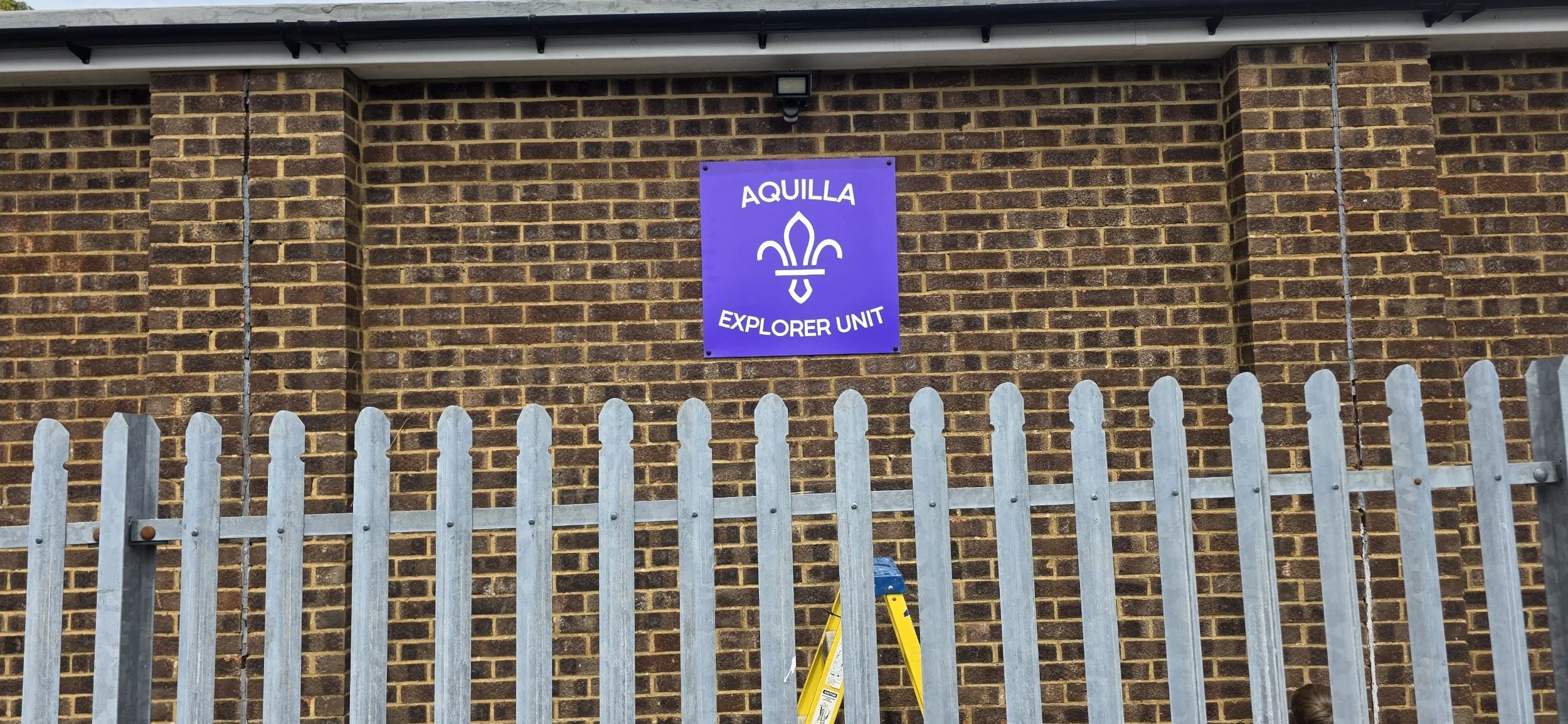 External sign, luton, bedford, bedfordshire