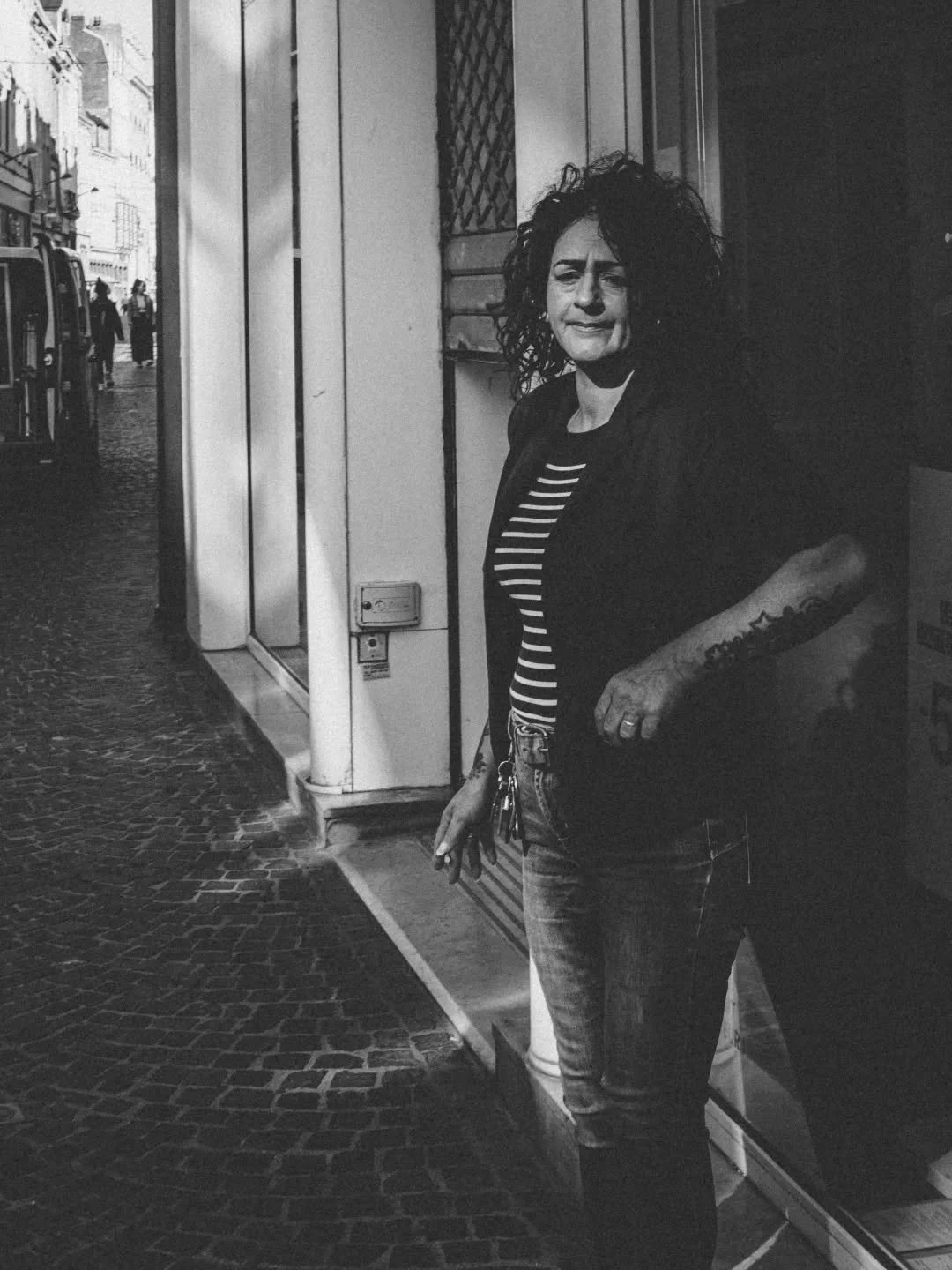 𝙳𝙸𝚂𝙲𝚁𝙴𝚃𝙴 𝚂𝙼𝙸𝙻𝙴
𝙰𝚟𝚊𝚗𝚝 𝚕&rsquo;𝚘𝚞𝚟𝚎𝚛𝚝𝚞𝚛𝚎 𝚍𝚎𝚜 𝚖𝚊𝚐𝚊𝚜𝚒𝚗𝚜,&agrave; 𝚕&rsquo;𝚑𝚎𝚞𝚛𝚎 𝚘&ugrave; 𝚜𝚎𝚞𝚕𝚜 𝚕𝚎𝚜 𝚌𝚊𝚖𝚒𝚘𝚗𝚜 𝚍𝚎 𝚕𝚒𝚟𝚛𝚊𝚒𝚜𝚘𝚗 𝚎𝚝 𝚚𝚞𝚎𝚕𝚚𝚞𝚎𝚜 𝚙𝚊𝚜𝚜𝚊𝚗𝚝𝚜 𝚝𝚛𝚊&icirc;𝚗𝚎𝚗𝚝 ?