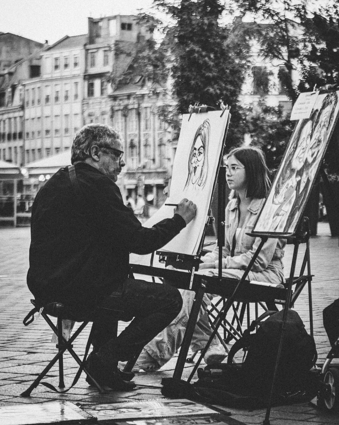 𝙲𝙰𝚁𝙸𝙲𝙰𝚃𝚄𝚁𝙴 
𝚂𝚎𝚎𝚗 𝚊𝚗𝚍 𝚍𝚛𝚊𝚠𝚗/𝚂𝚎𝚎𝚗 𝚊𝚗𝚍 𝚙𝚑𝚘𝚝𝚘𝚐𝚛𝚊𝚙𝚑𝚎𝚍

&quot;Forgotten&quot; photo from 2023 😅

#spfyourshot #upttpu2025 #blackandwhiteaddict #streetphotographyfrance #streetphotography #theglobalphotographycommun