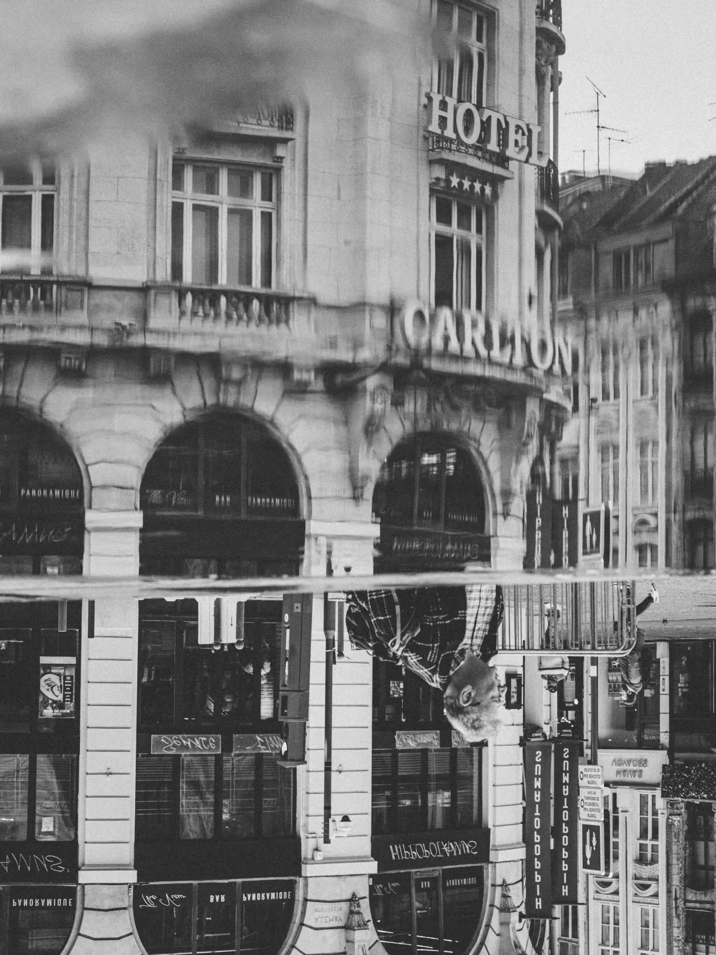 𝚃𝚑𝚎 𝙾𝚝𝚑𝚎𝚛 𝚂𝚒𝚍𝚎

#upttpu2025 #streetphotographyfrance #streetblackandwhite #photoderue #photoderuelille