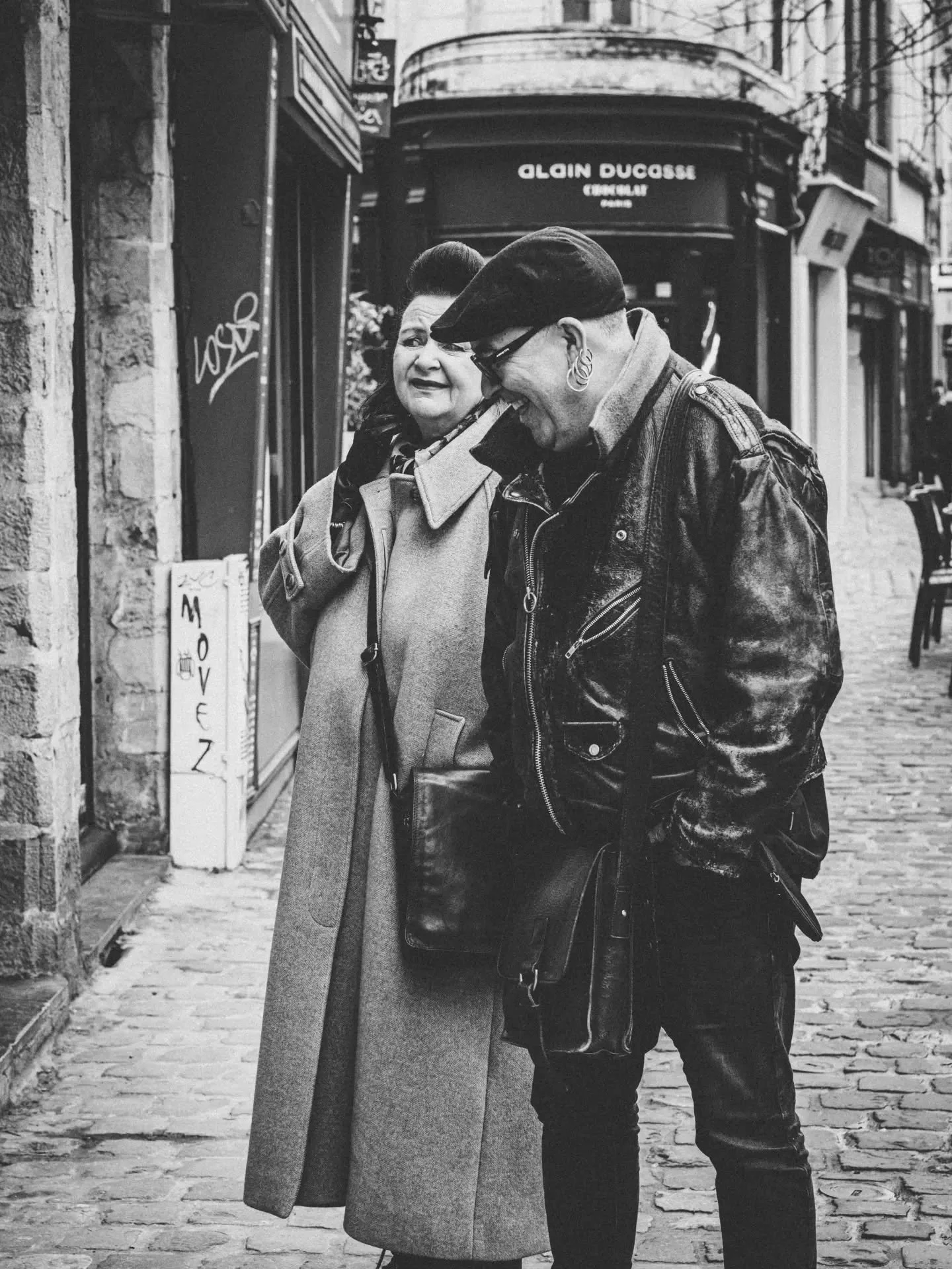 𝙸𝚗 𝚜𝚝𝚎𝚙

Un peu d'Angleterre sur les pav&eacute;s Lillois 

#upttpu2025 #streetphotographyfrance #streetblackandwhite #photoderuelille #punksnotdead