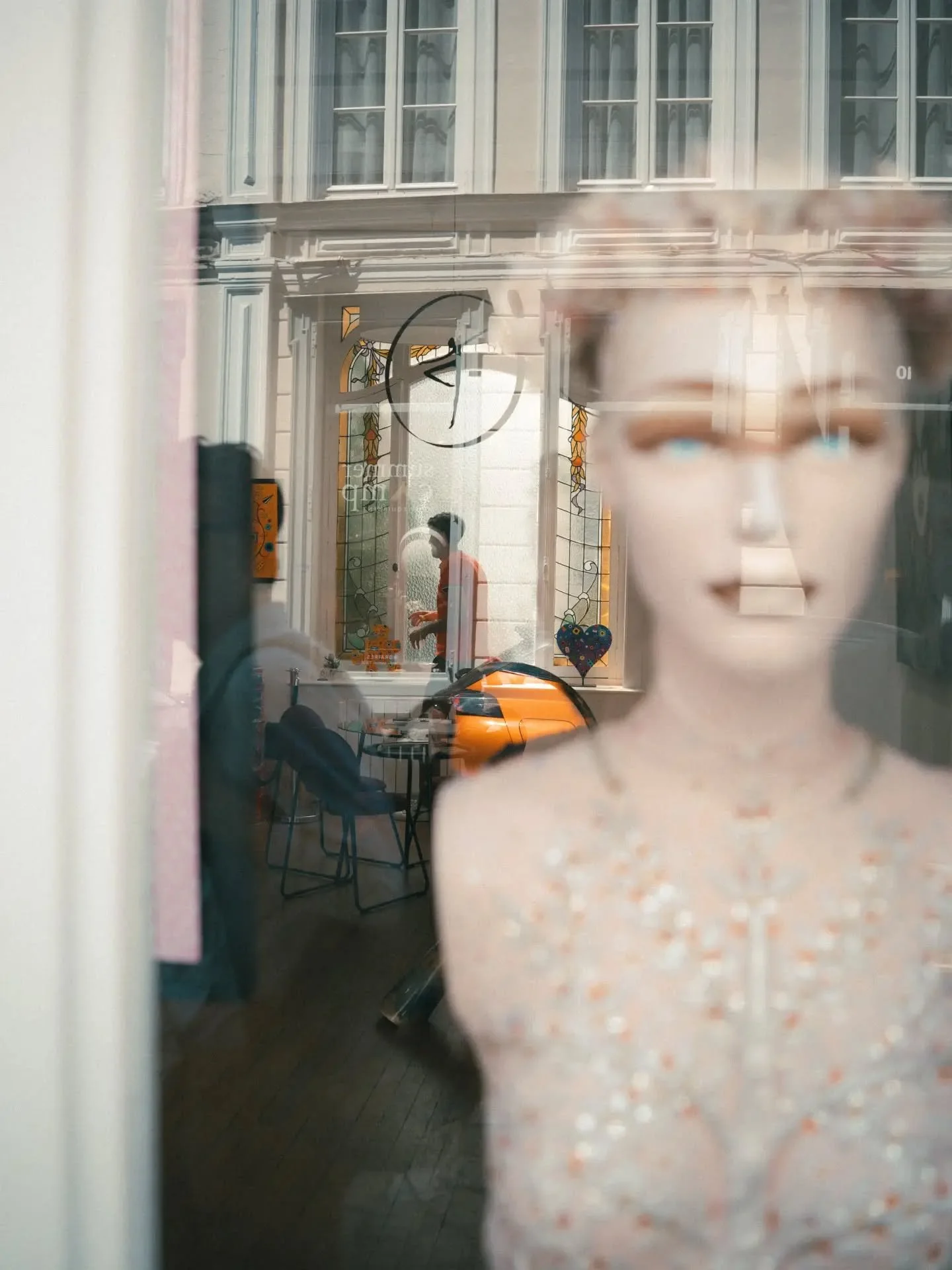 𝙵𝚛𝚊𝚐𝚖𝚎𝚗𝚝𝚜 

Jeux de reflets 

📍Lille

#streetphotographyfrance #reflectionphotography #lille #photoderuelille #streetphotographers
