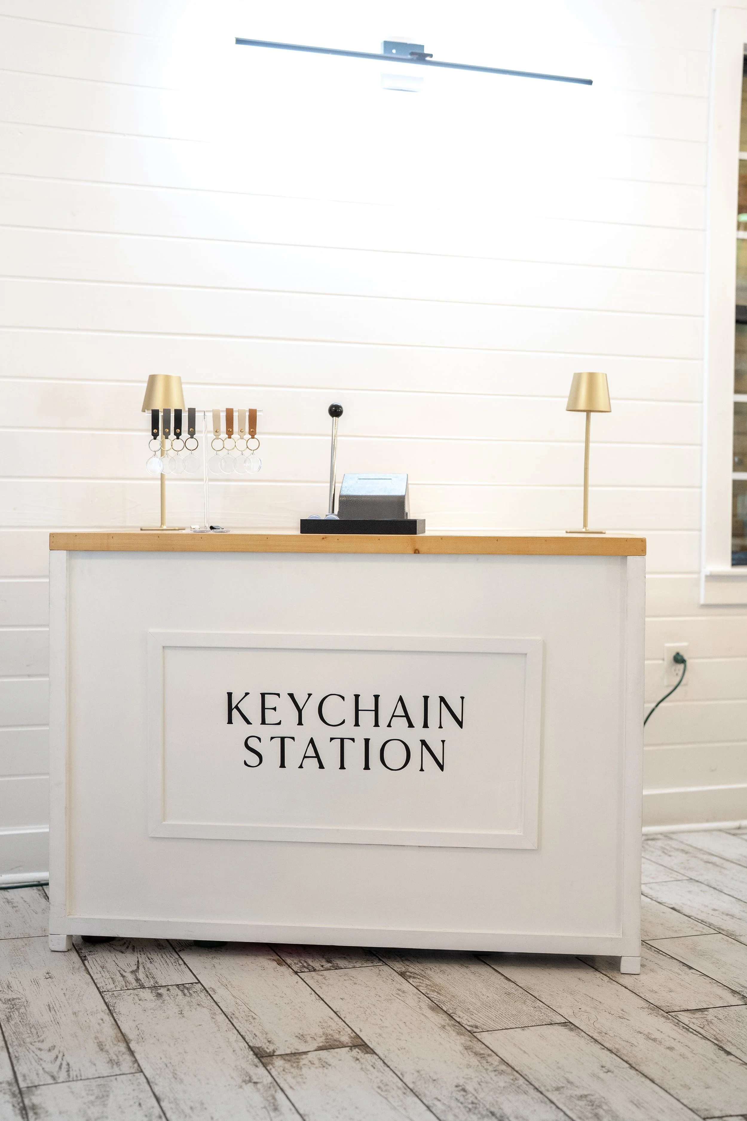 Signature Live Keychain Station
