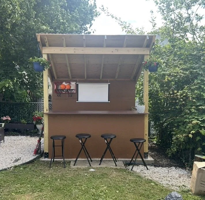 Outdoor Bar.