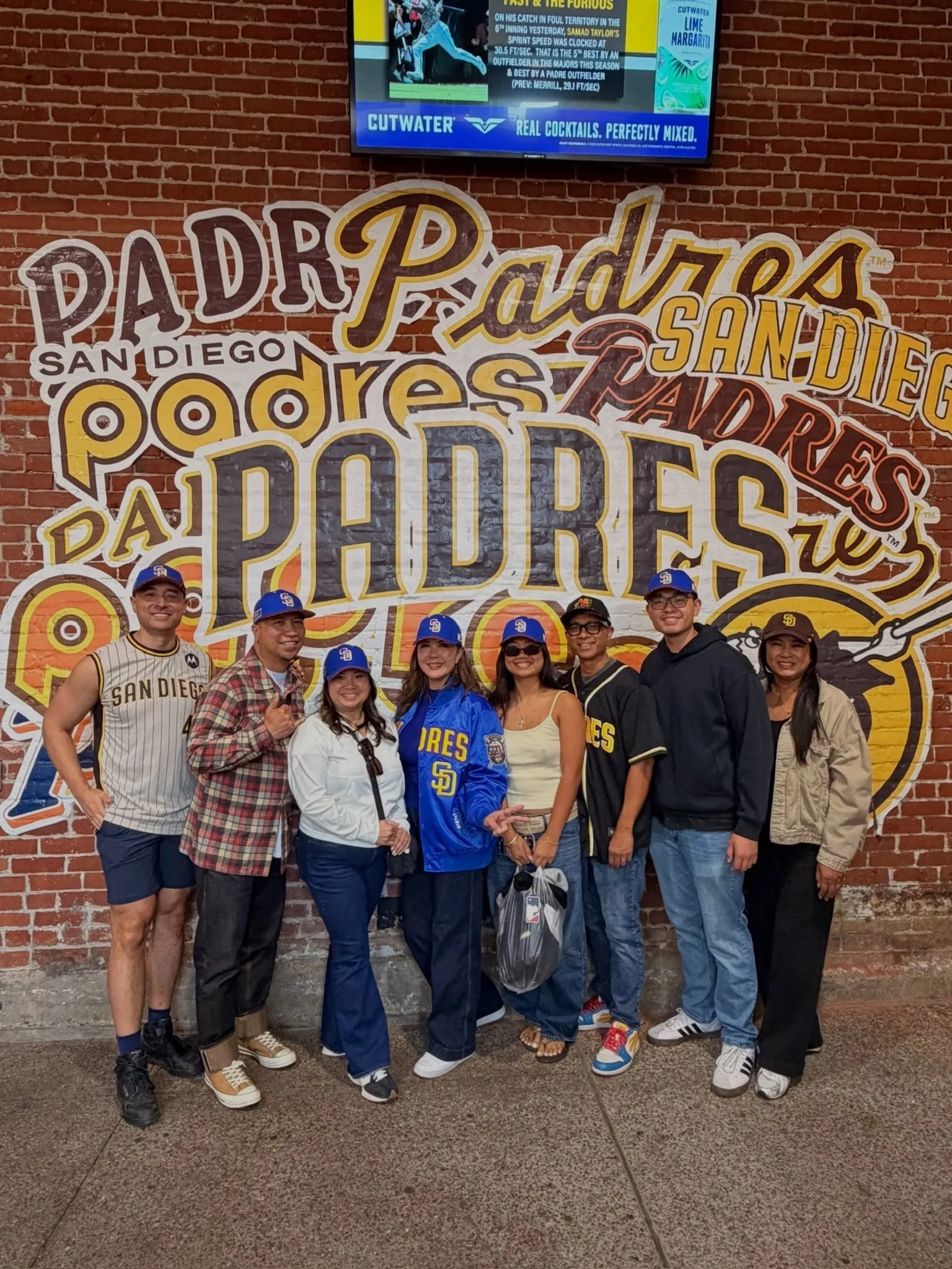 Kwanza Jones said the Padres are accepting applications from anyone who needs a team to cheer for this postseason&hellip; so consider this your invitation.

Padres baseball has always been a big part of our family.
So many games with Jay. Games with 